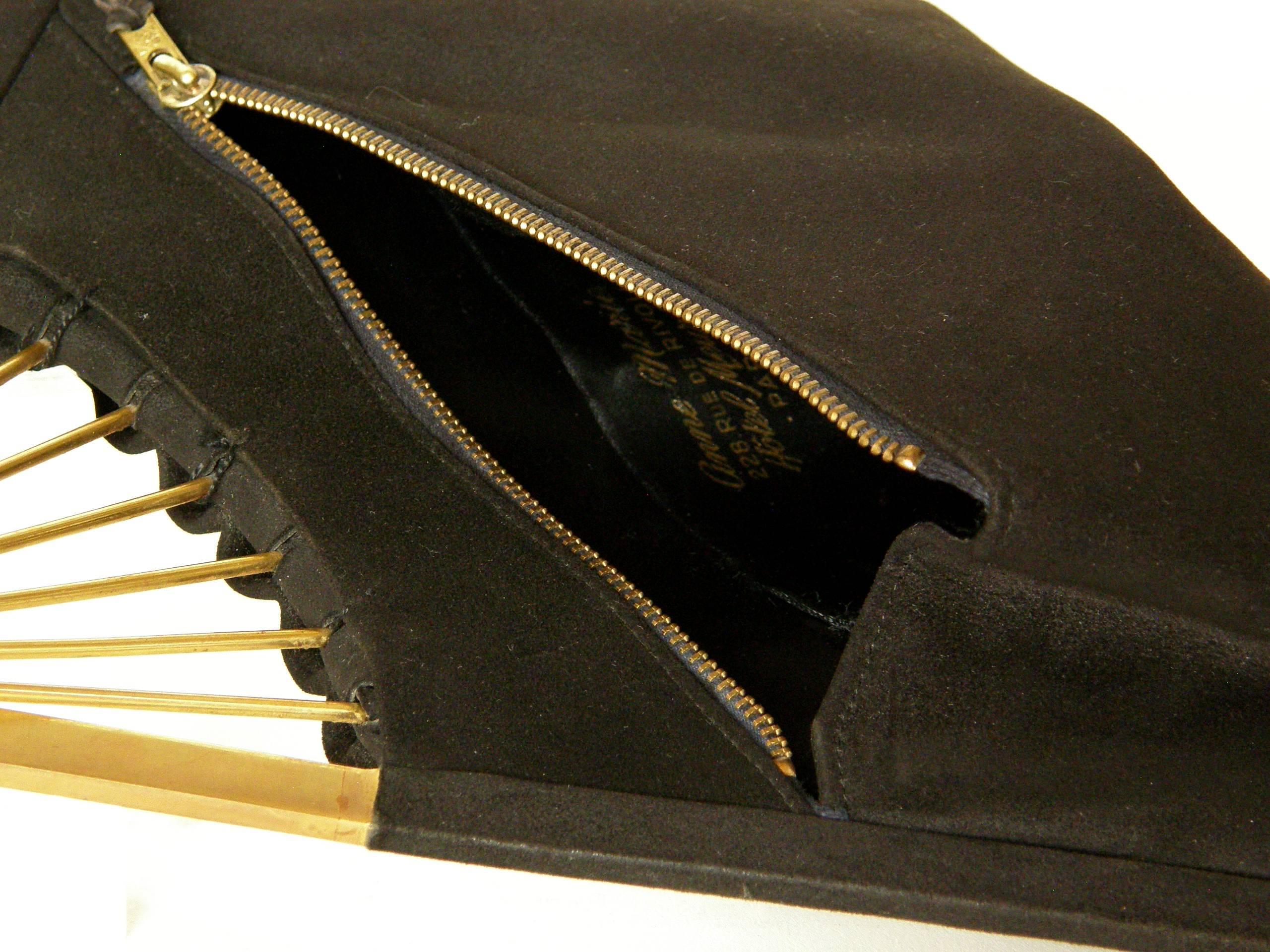 Anne-Marie Black Suede Handbag Shaped Like a Folding Fan In Good Condition For Sale In Chicago, IL