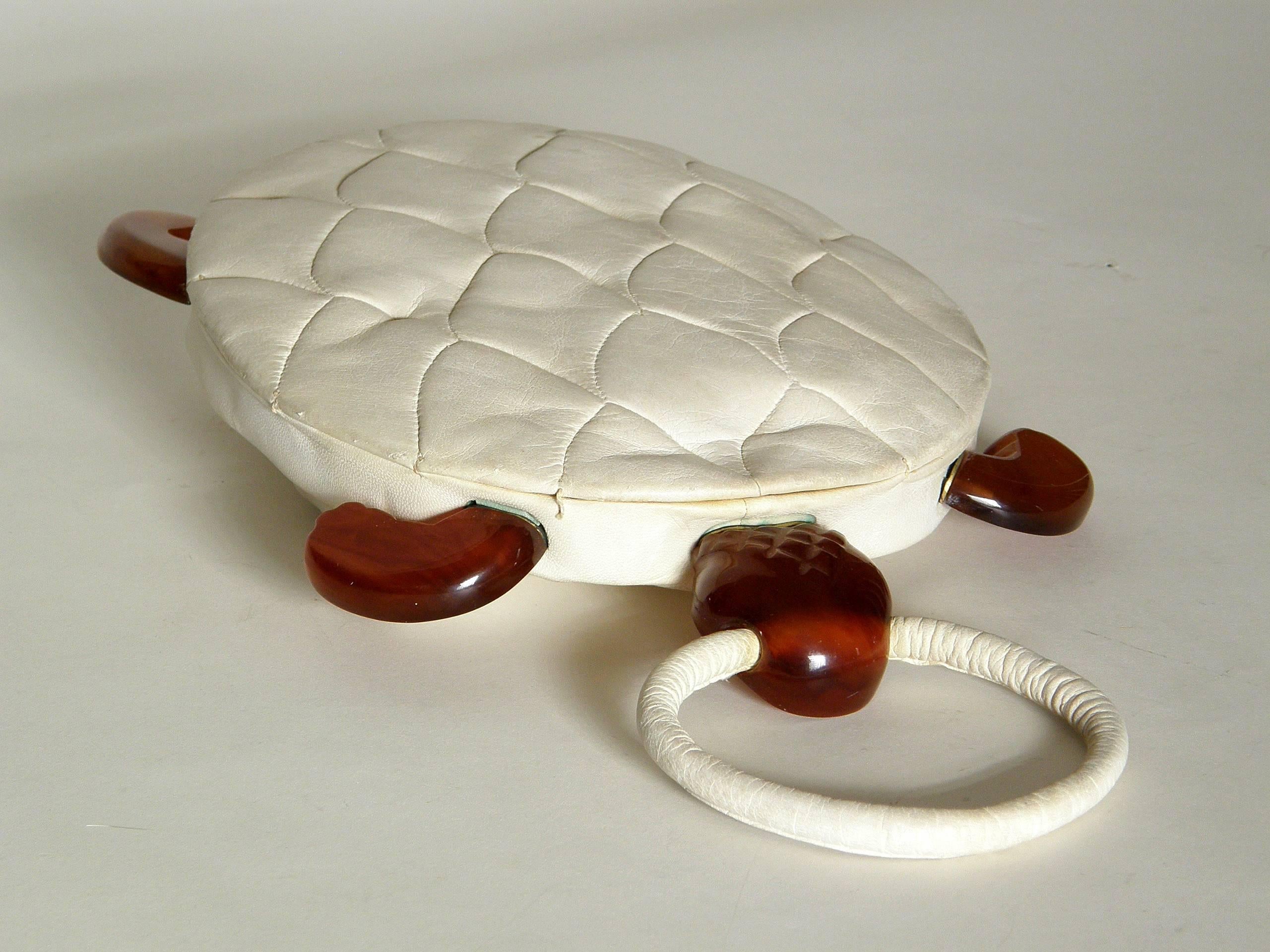 Women's Turtle Shaped Handbag in Cream Leather and Carved Bakelite 