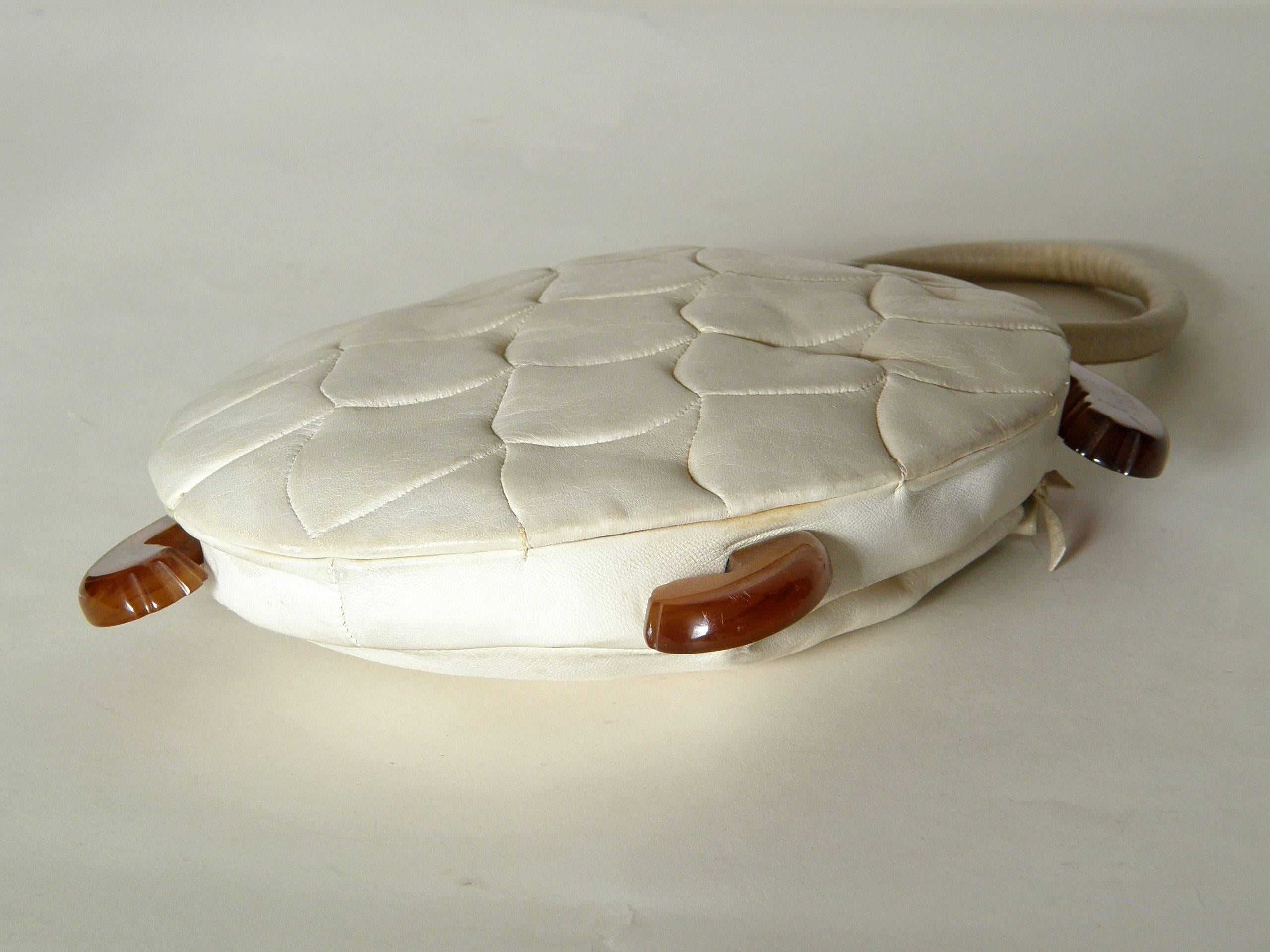 Turtle Shaped Handbag in Cream Leather and Carved Bakelite  2