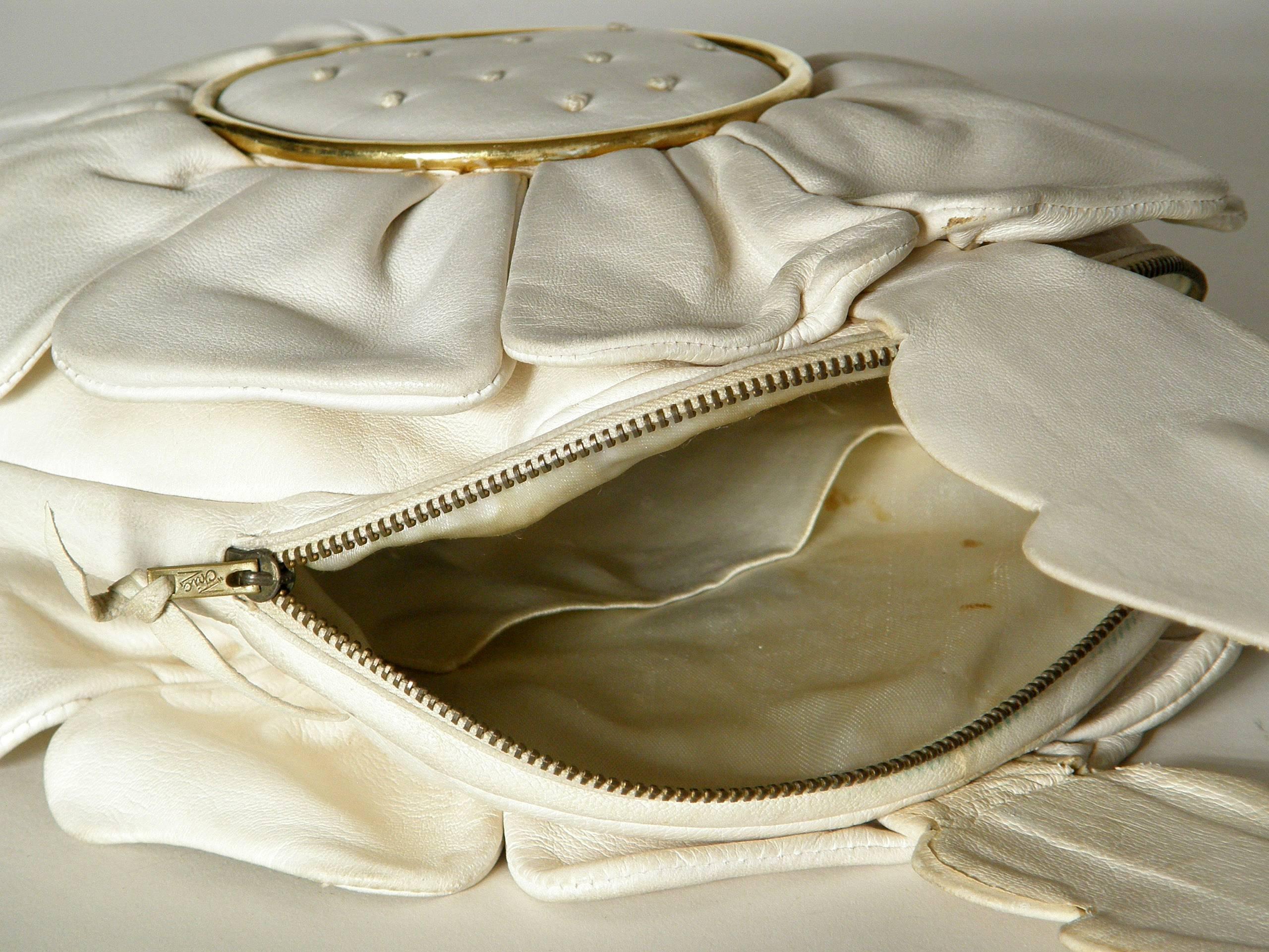 Flower Shaped Handbag in Cream Leather with Gilt Metal Accents For Sale 1