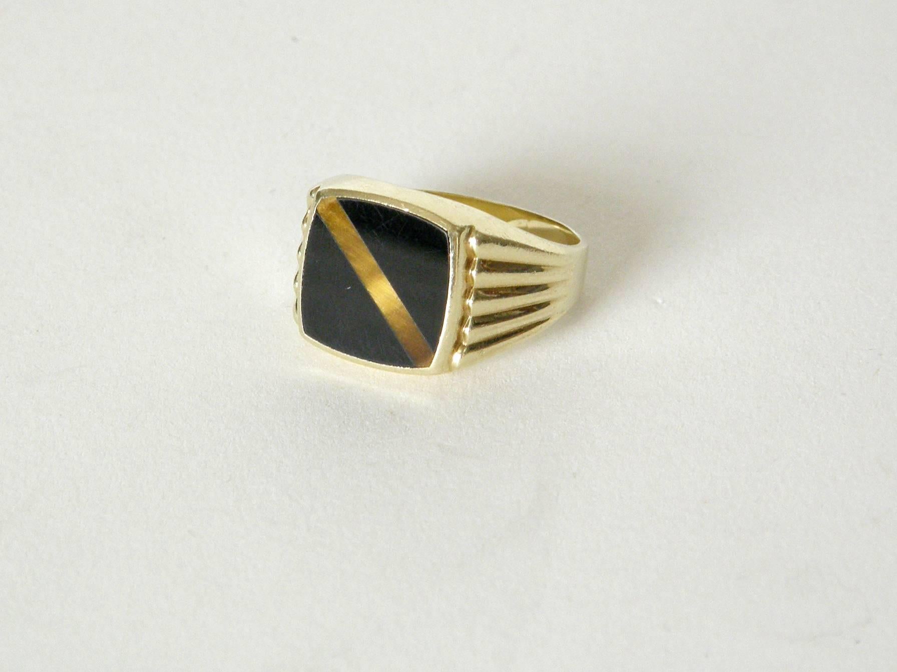 14K Gold Signet Style Ring 1