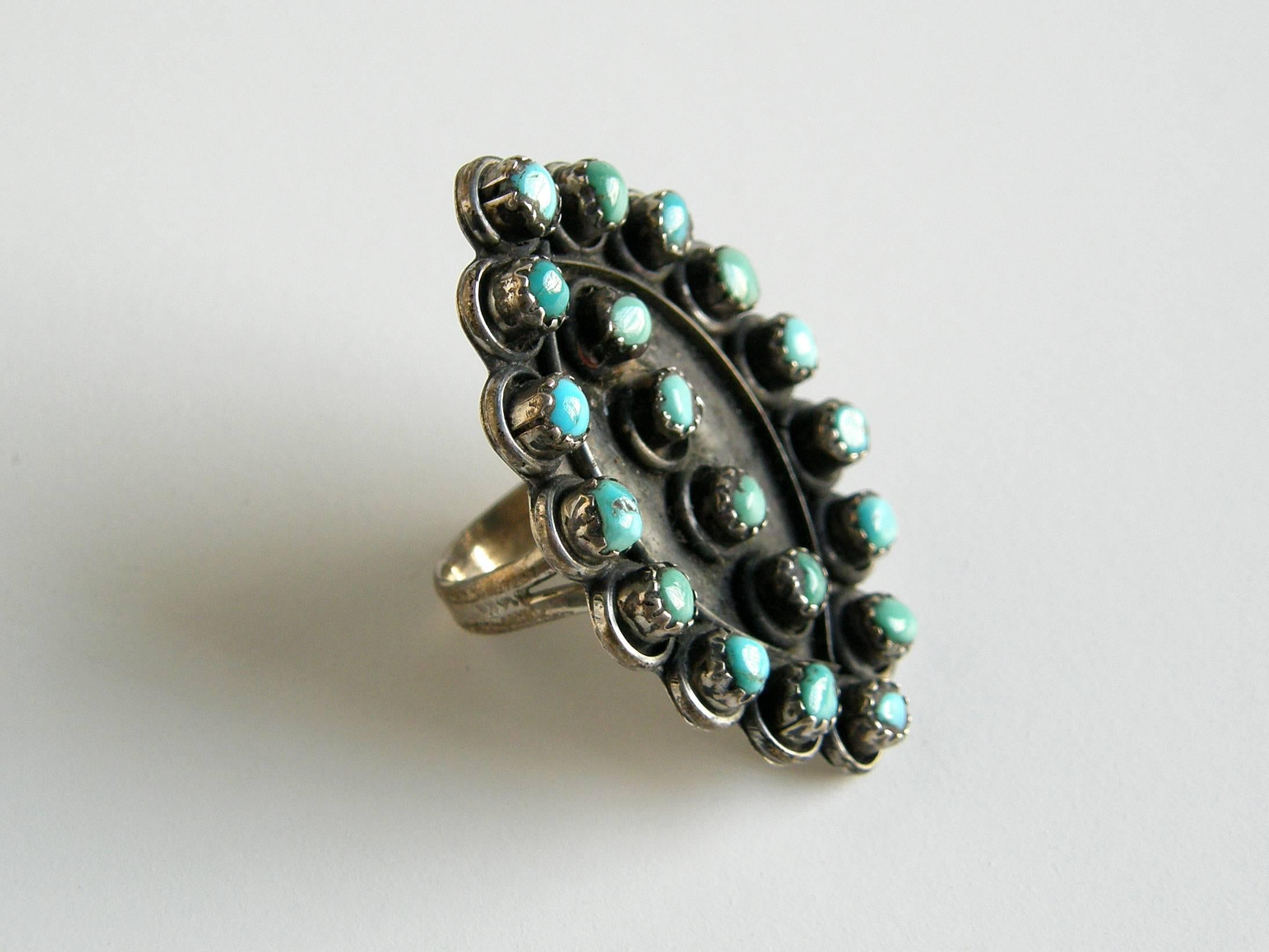Native American Sterling Silver and Turquoise Petit Point Ring In Good Condition For Sale In Chicago, IL