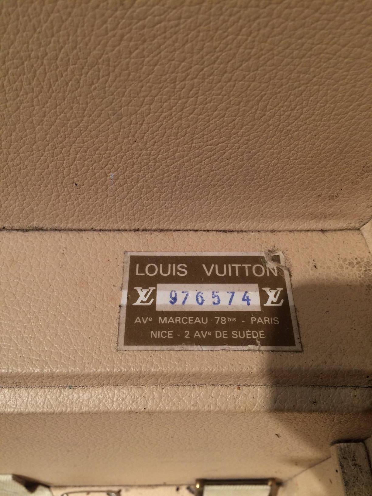 Monogramed Vintage pair of Louis Vuitton Alzer 80 Suitcases  For Sale 1