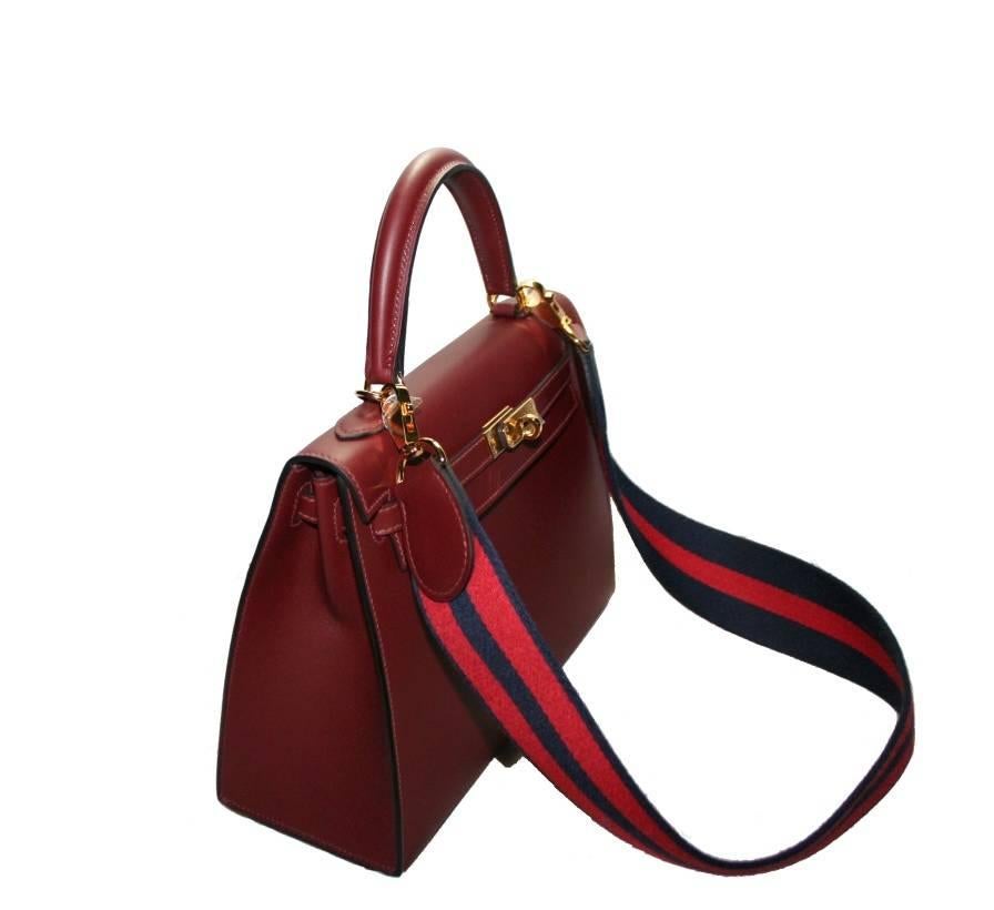 HERMES Kelly Sellier amazone Rouge H 25'
Gold hardware, comes with complete packaging and accessories, original invoice.   Pristine, unworn condition


