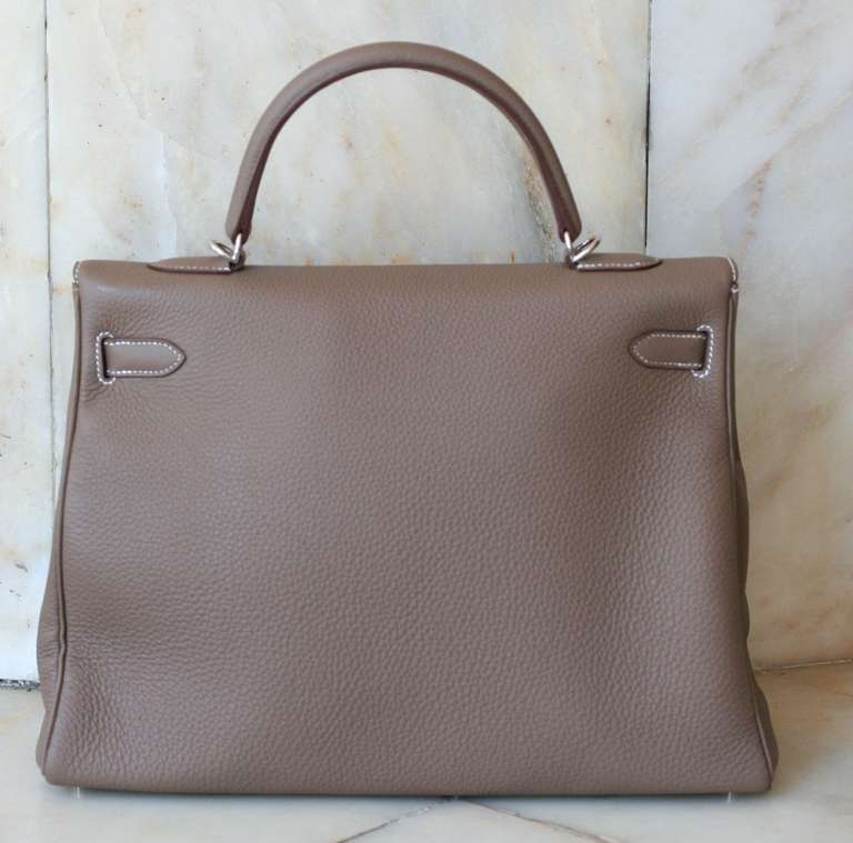 HERMES Kelly Etoupe 32cm In New Condition For Sale In Monte Carlo, MC