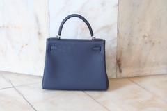 HERMES Kelly Togo 28' BLEU NUIT