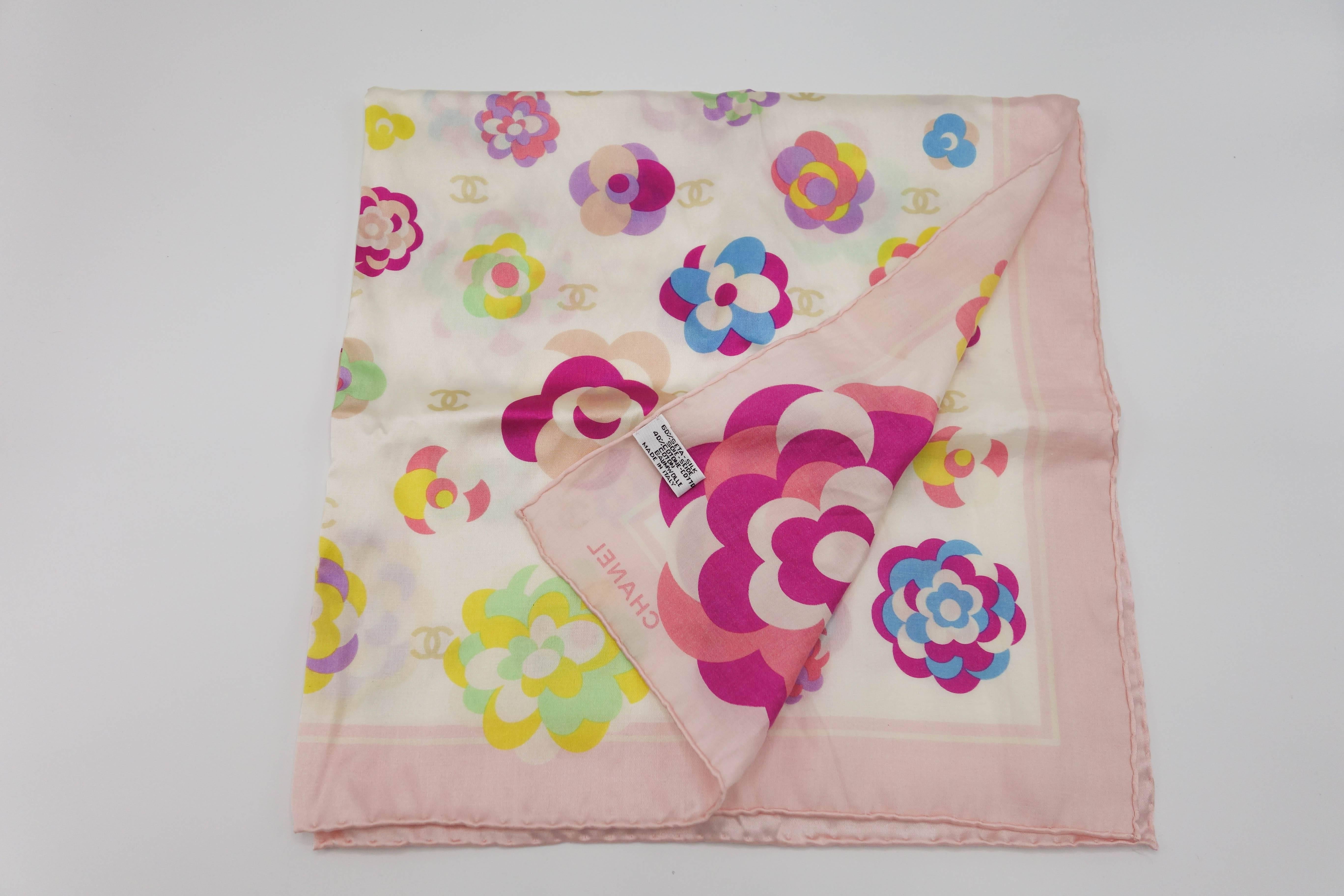 Brand new Chanel flower patterned multicolored scarf
Size: 26 in x 26 in
Material: 60% Silk 40% Cotton
Comes with original Box

