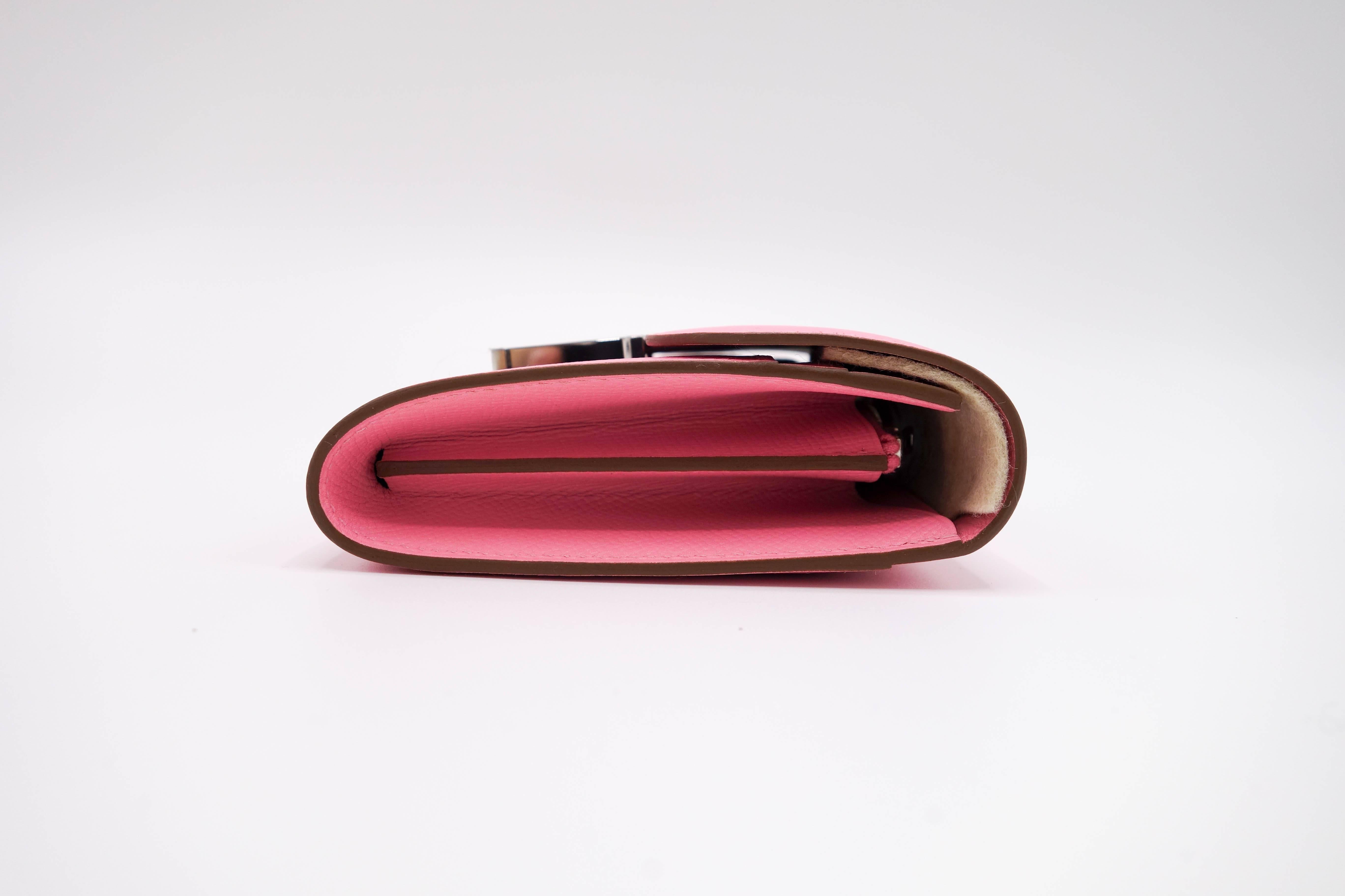 Hermès - Portefeuille compact Constance en cuir Epsom Palladium rose Confetti  Unisexe en vente