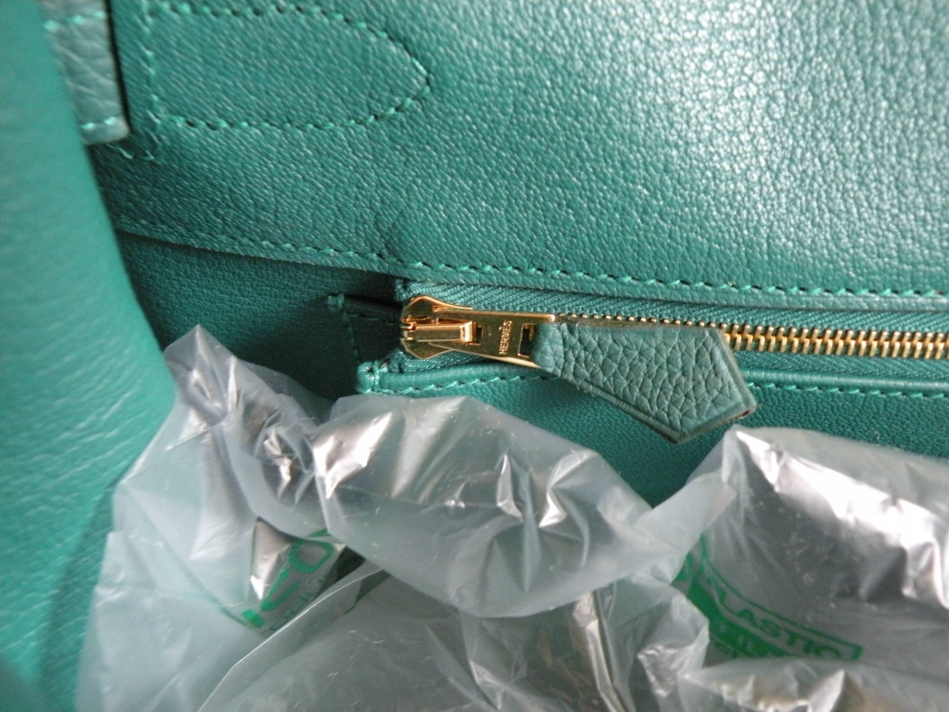 Women's or Men's Hermes Birkin Bag 35 Malachite Emerald Green Togo Gold Hardware