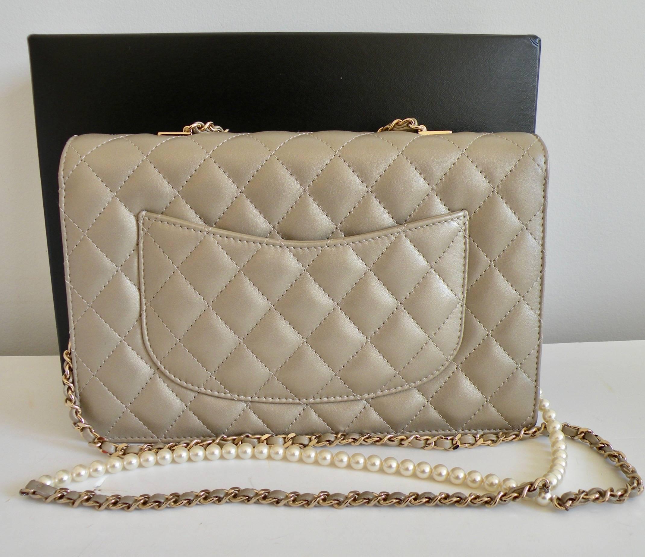 chanel fantasy pearl flap bag