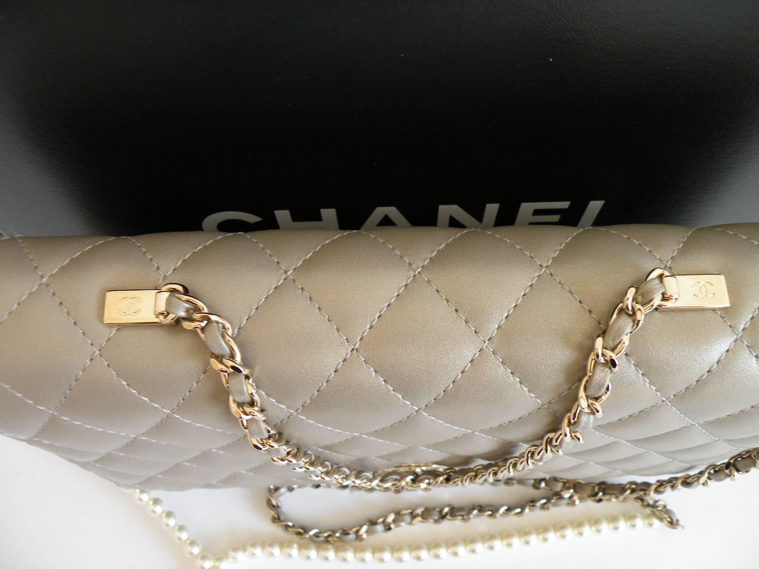 Chanel Fantasy Pearls Flap Bag Gold with  Lt Gold Hardware In New Condition In West Chester, PA