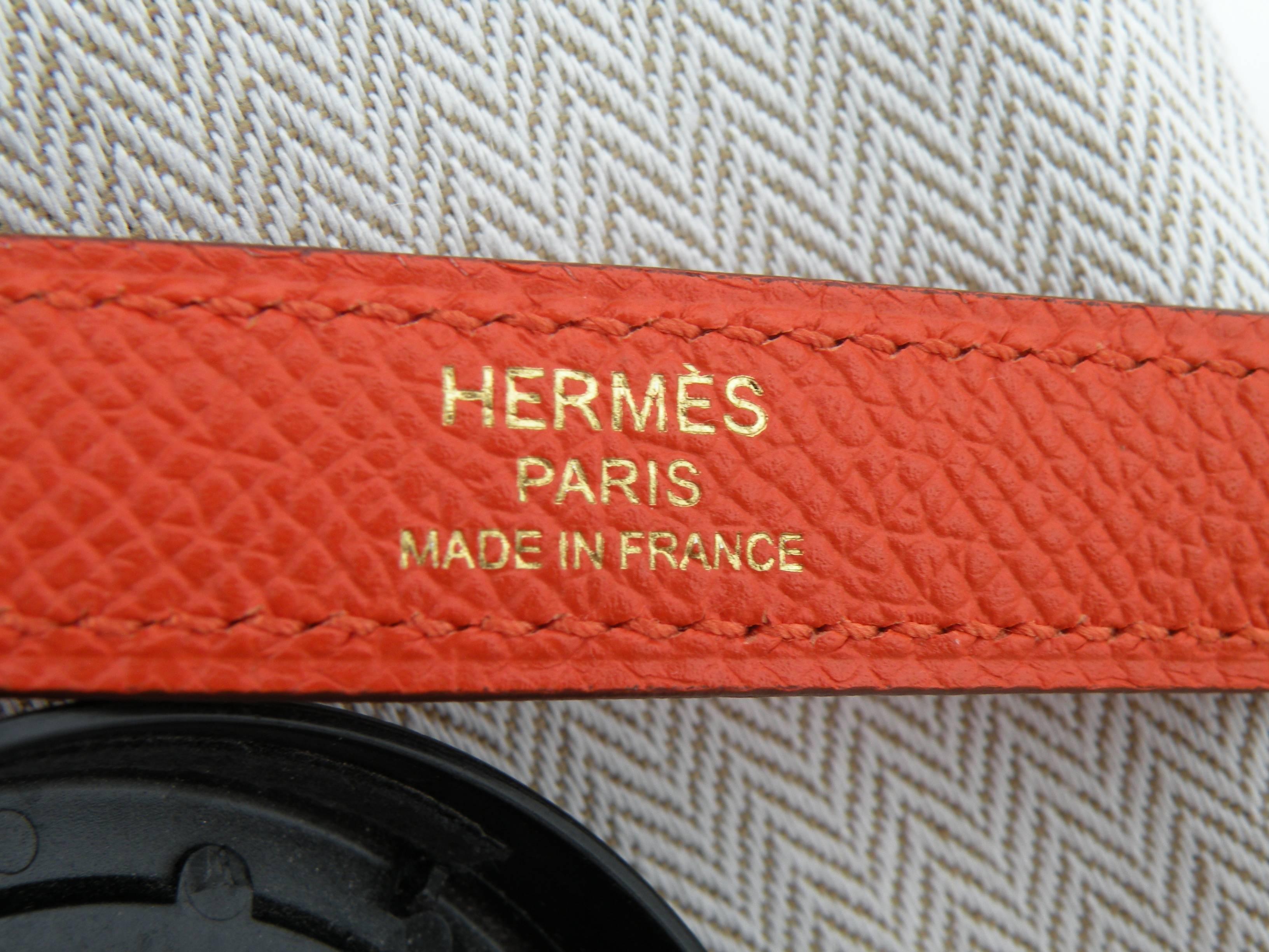 Women's or Men's Hermes Kelly Bag 25CM  Orange Feu Sellier Gold Hardware For Sale