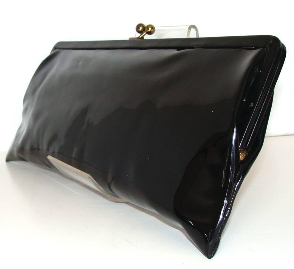 Spring!  Extreme Clutch in Black Patent with Great Lining In Excellent Condition In Lambertville, NJ