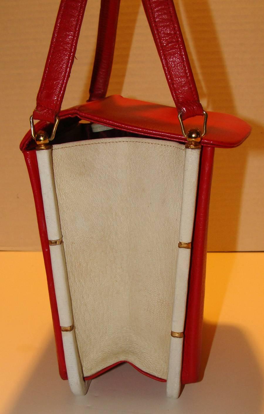 Women's or Men's Unusual and Rare Mod Red and White Purse with Gold Accents Summer! For Sale