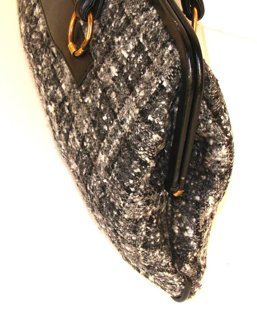 20 Inches Mod Tweed Plaid Bag in Black and Gray FALL! In Good Condition For Sale In Lambertville, NJ