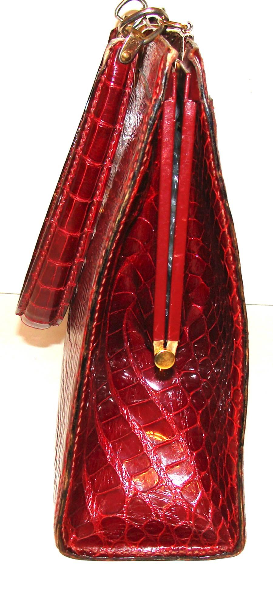 Vintage Wine Red Alligator Kelly Style Bag In Good Condition In Lambertville, NJ