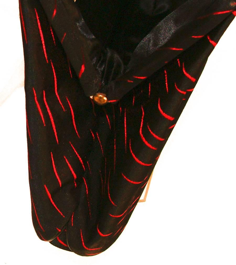 Stunning Red and Black Silk Evening Bag HOLIDAY In Good Condition In Lambertville, NJ