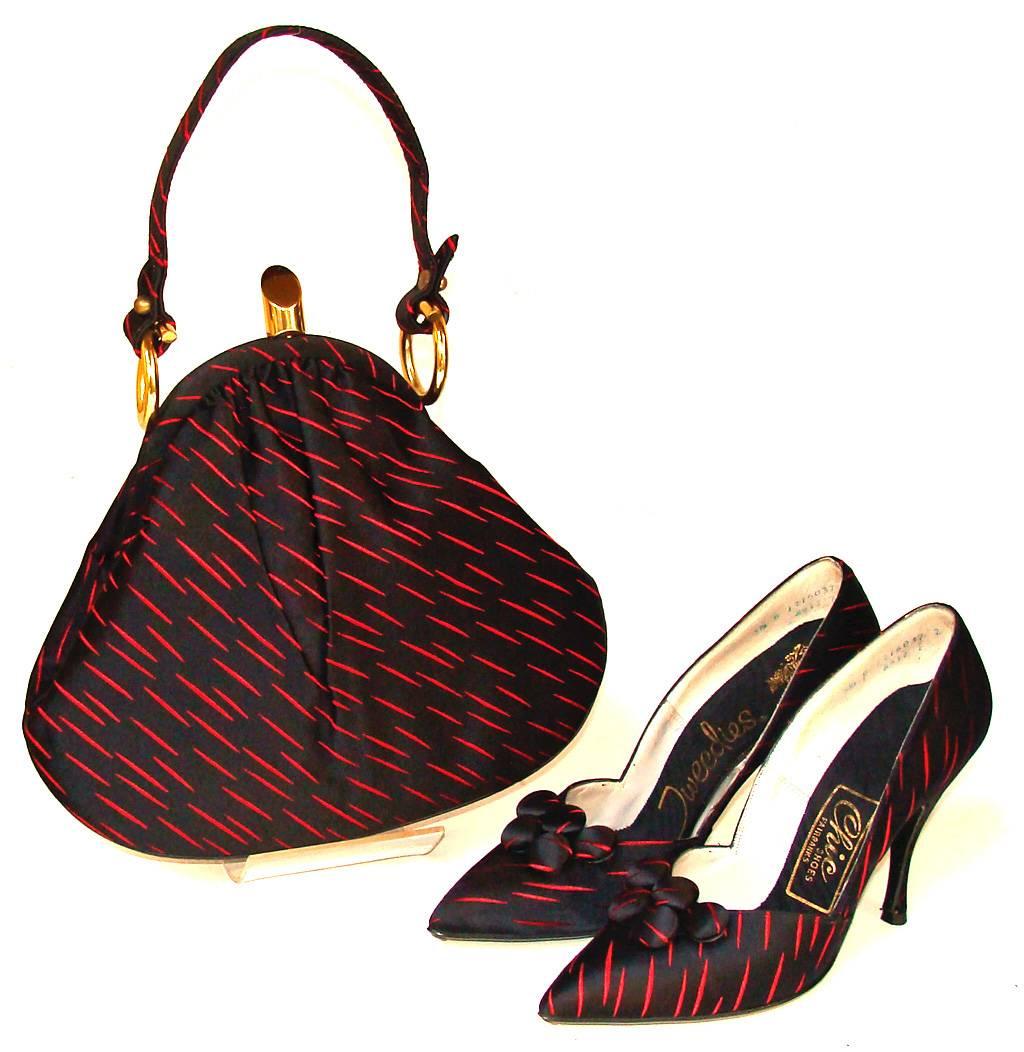 Brilliant Red and Black Silk Heels Holiday For Sale 2