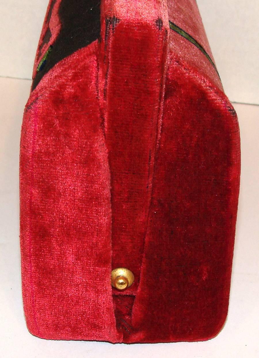 Vintage, Classic Red Sculpted Velvet Bag by Roberta di Camerino In Good Condition In Lambertville, NJ