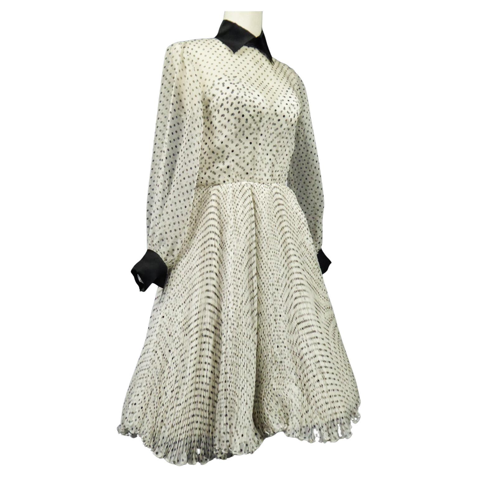 Un abito in seta stampata di Jacques Fath Couture Numero 00057 con provenienza Circa 2000 in vendita