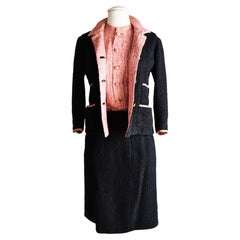 Vintage A Gabrielle Chanel Couture Woollen & golden lamé skirt suit Circa 1968-1970