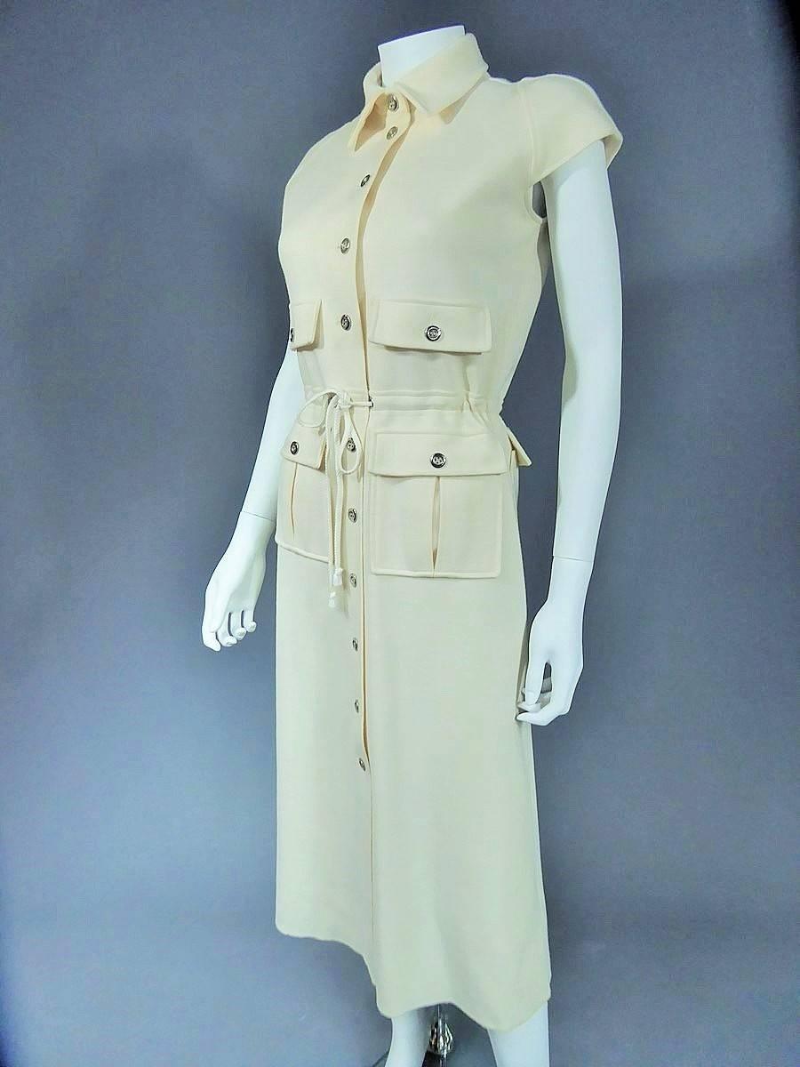 Ein André Courrèges Couture Jersey-Kleid Frankreich CIRCA 1970-1975 3