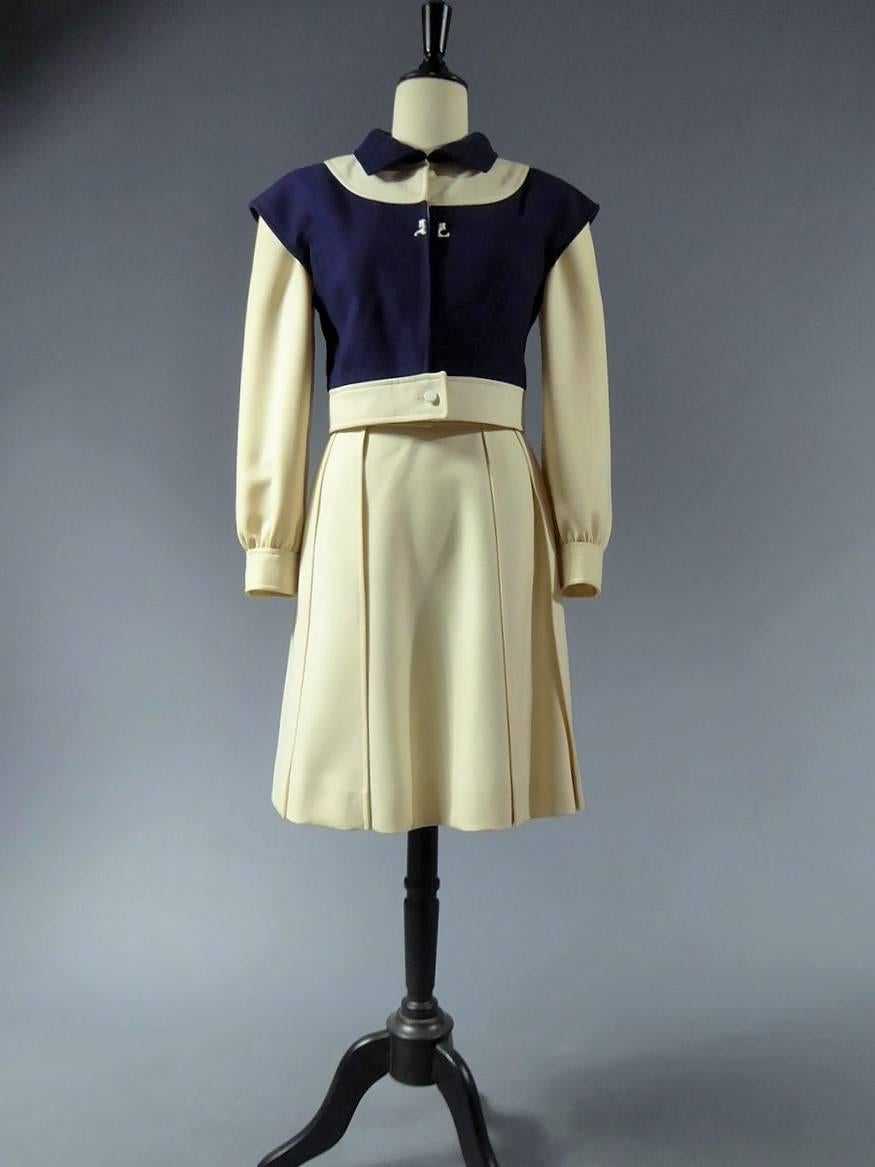 André Courrèges Haute Couture  Jacke und Rock, Ende der 1960er Jahre  (Beige) im Angebot