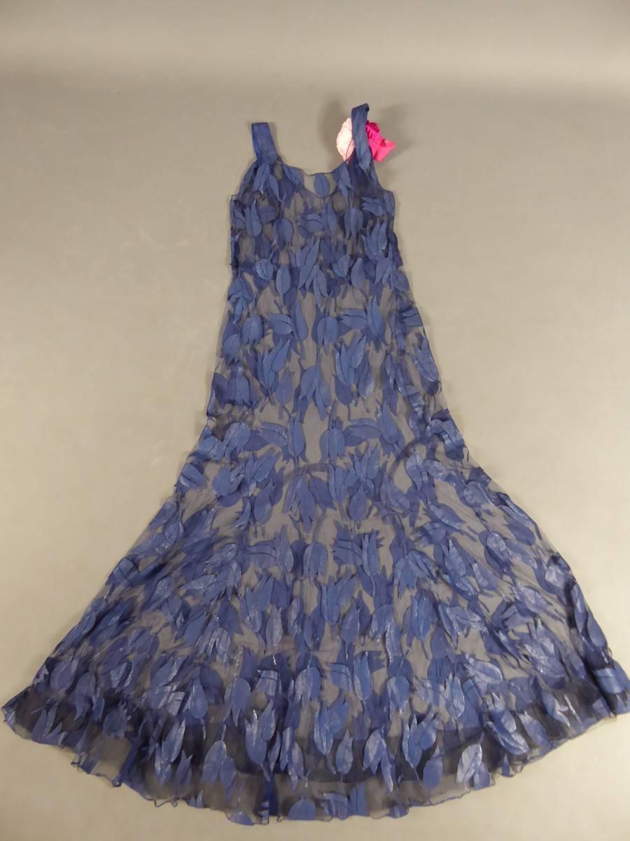 Deep Blue Applique Net Couture Dress 1930/1940 In Excellent Condition In Toulon, FR