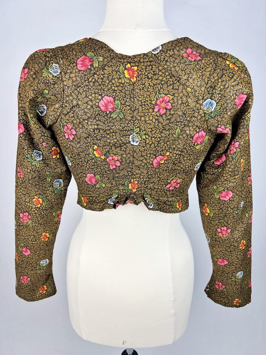 Un caraco chintz Bonnes Herbes de fabricación Jouy - Provenza Circa 1790 Marrón en venta