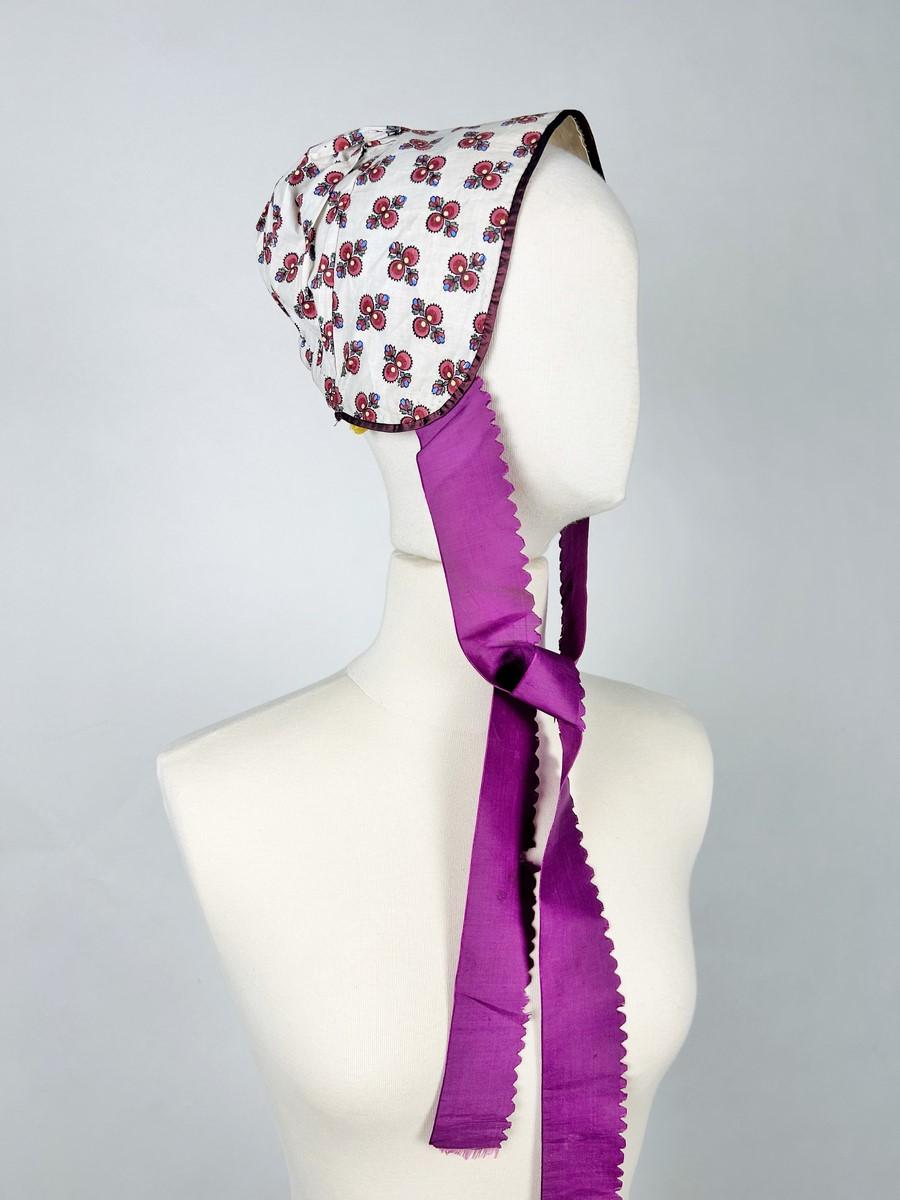 Donna Un berretto francese in chintz - Vallée de le Roya- Nizza Circa 1880 in vendita