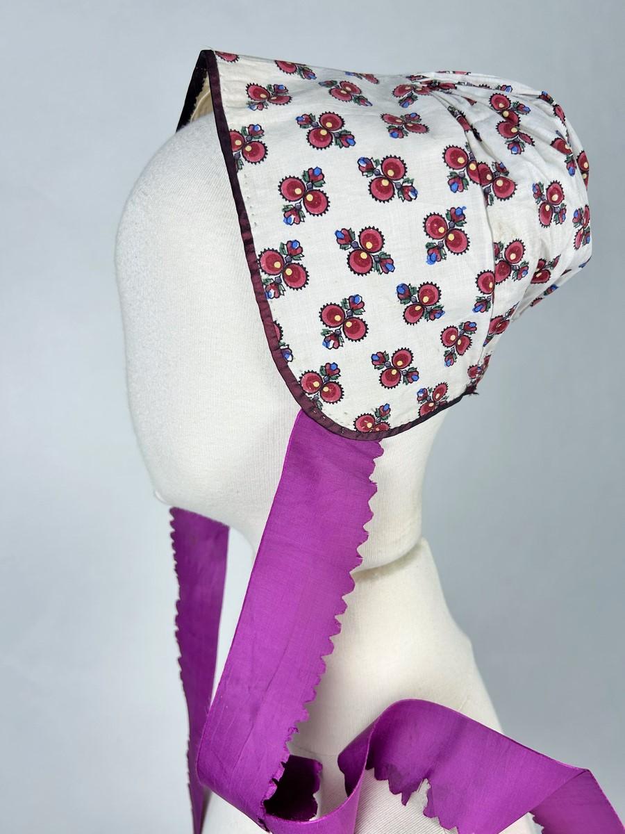 Grigio Un berretto francese in chintz - Vallée de le Roya- Nizza Circa 1880 in vendita