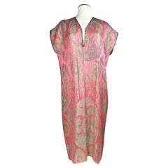 Robe orientaliste ou CIRCA en Lamé de Madame Babani Paris - France Circa 1915
