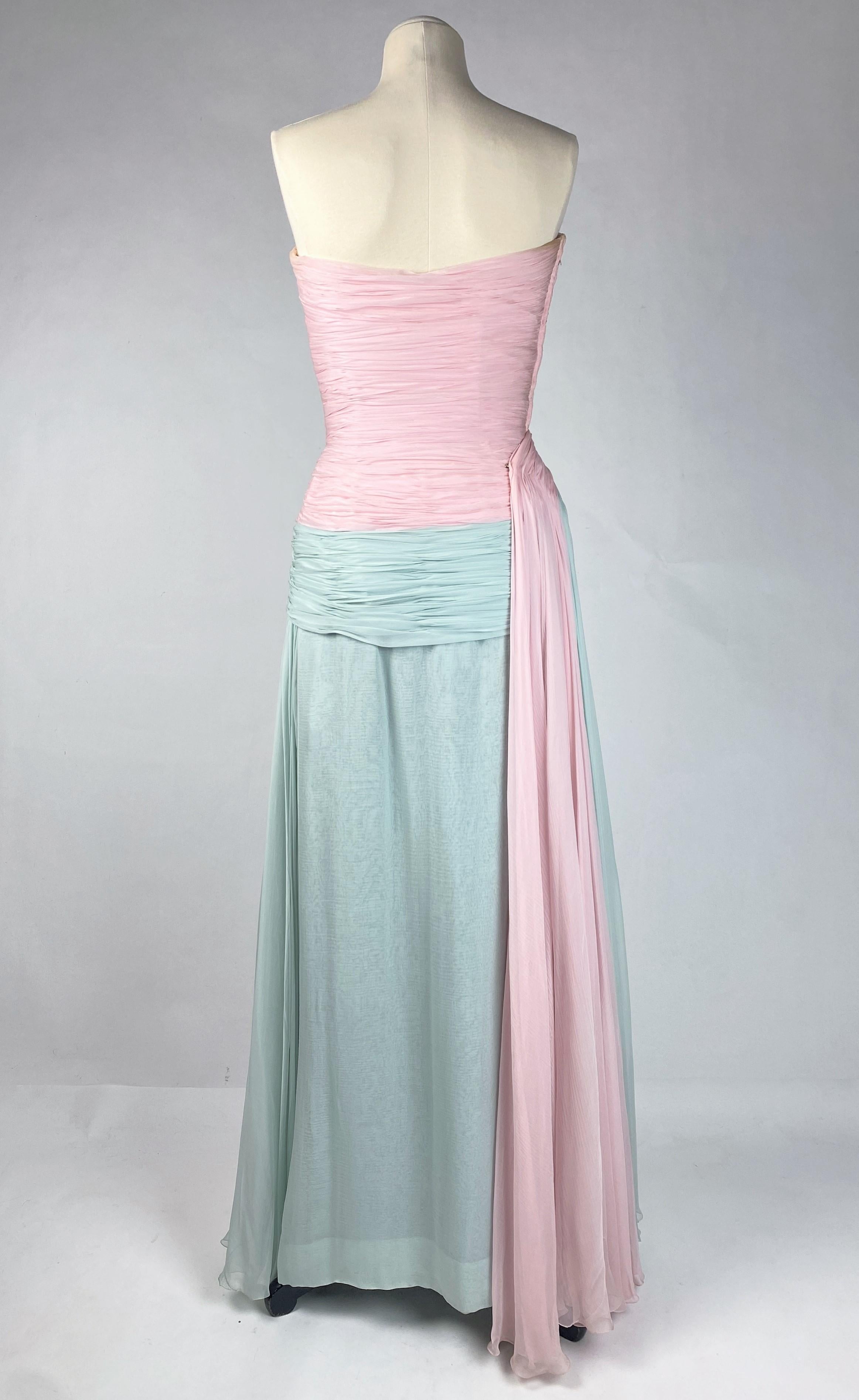 Ein Chiffon-Ballkleid von Jean Dessès Haute Couture Paris Frankreich CIRCA 1956 im Angebot 1