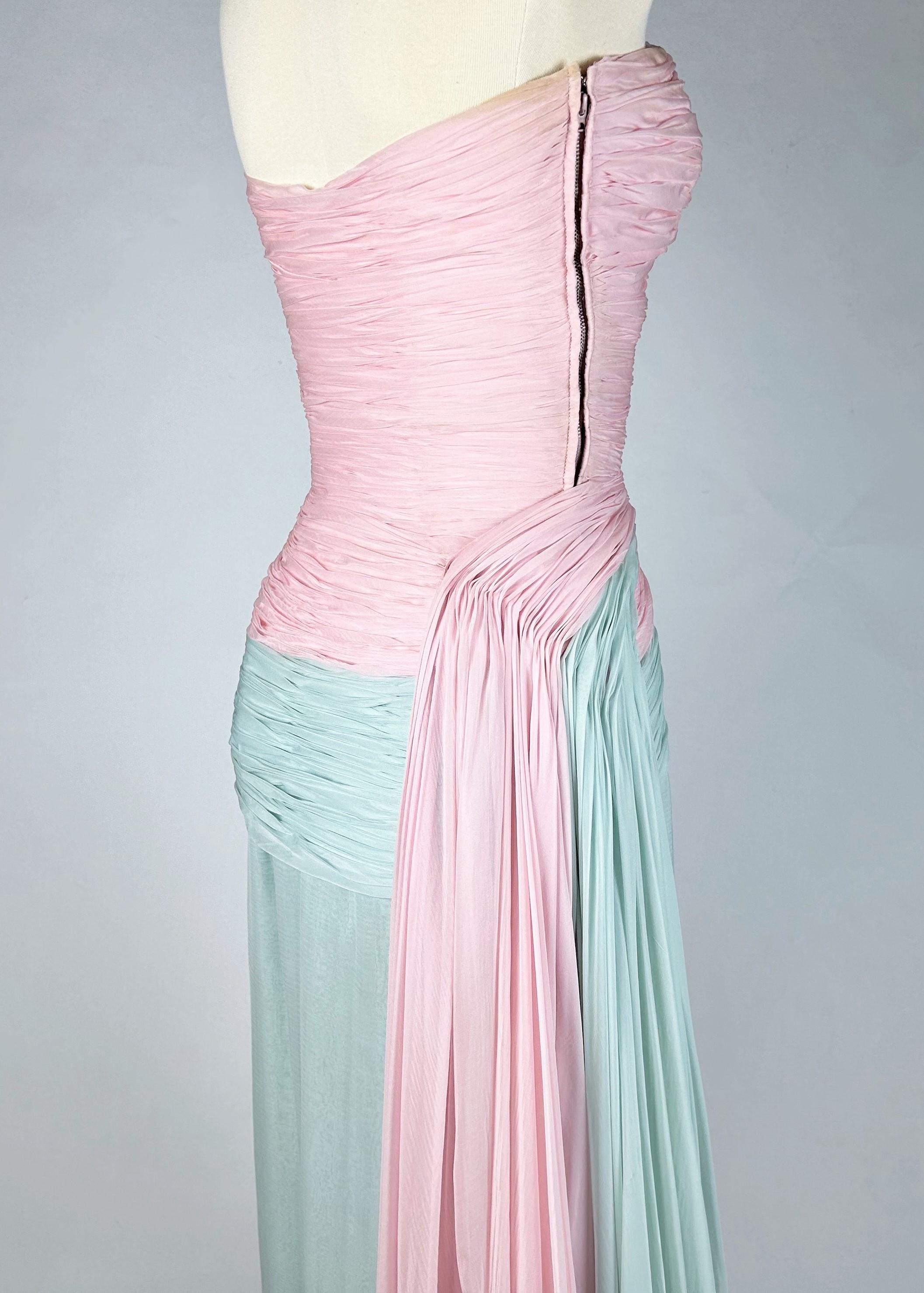 Ein Chiffon-Ballkleid von Jean Dessès Haute Couture Paris Frankreich CIRCA 1956 im Angebot 6