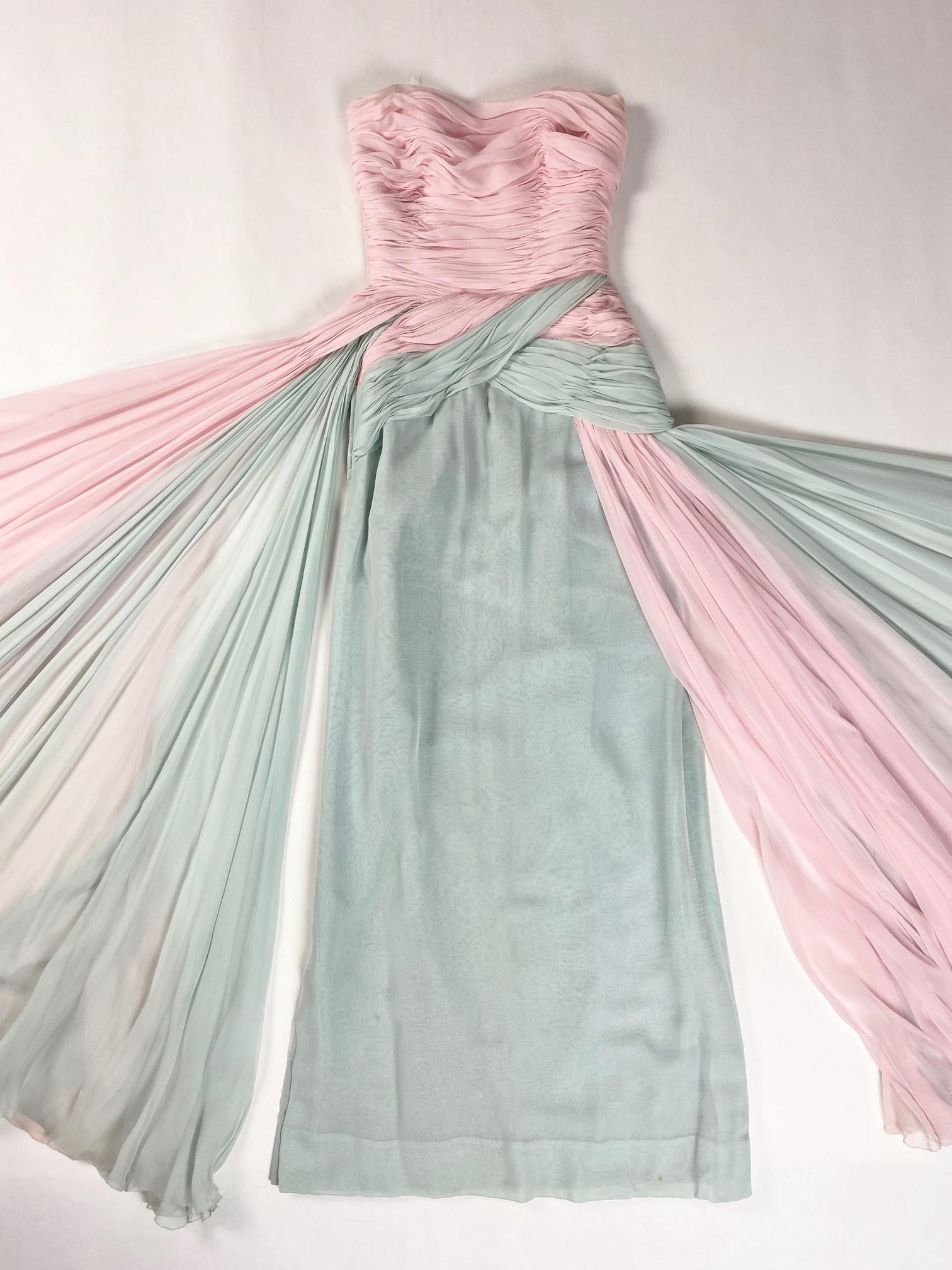 Ein Chiffon-Ballkleid von Jean Dessès Haute Couture Paris Frankreich CIRCA 1956 im Angebot 11