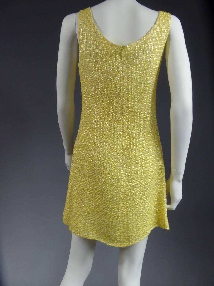  Gelbes Versace-Kleid und Jacke, ca. 1990 Damen im Angebot