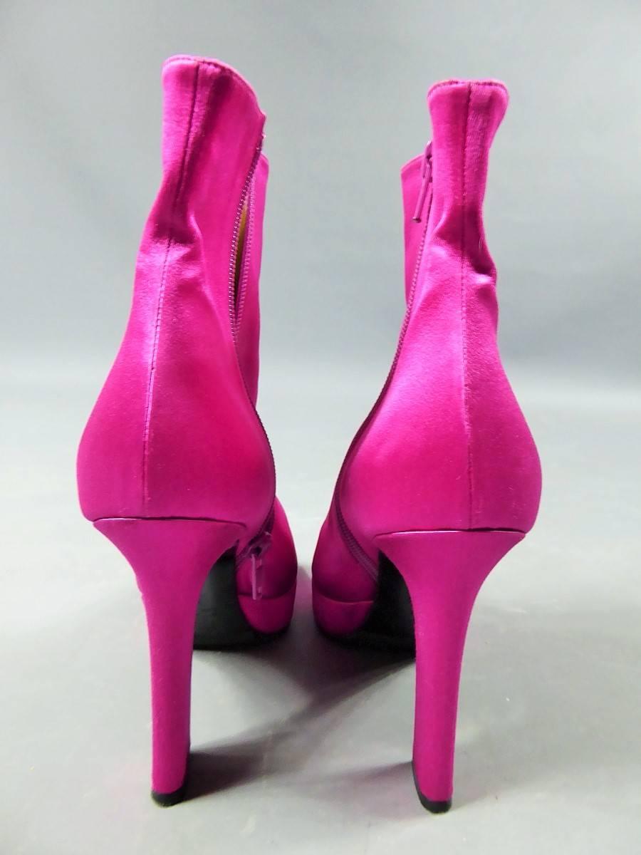 Yves Saint Laurent Shocking Pink Satin Pair of Hill Boots - French Circa 2000 In Good Condition In Toulon, FR