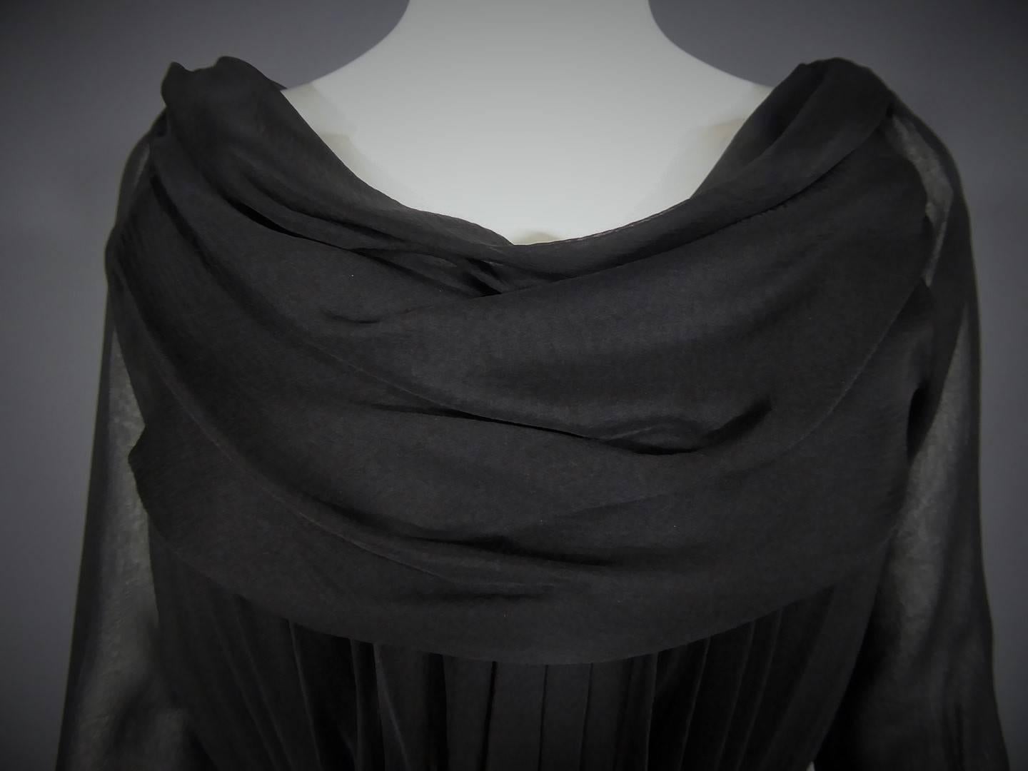 An Yves Saint Laurent Couture Little black Chiffon Dress n°63811 Circa 1989 In Good Condition In Toulon, FR