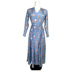 Long silk dress printed with wildflowers – France, circa 1940