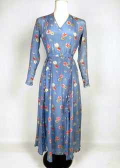 Long silk dress printed with wildflowers – France, circa 1940