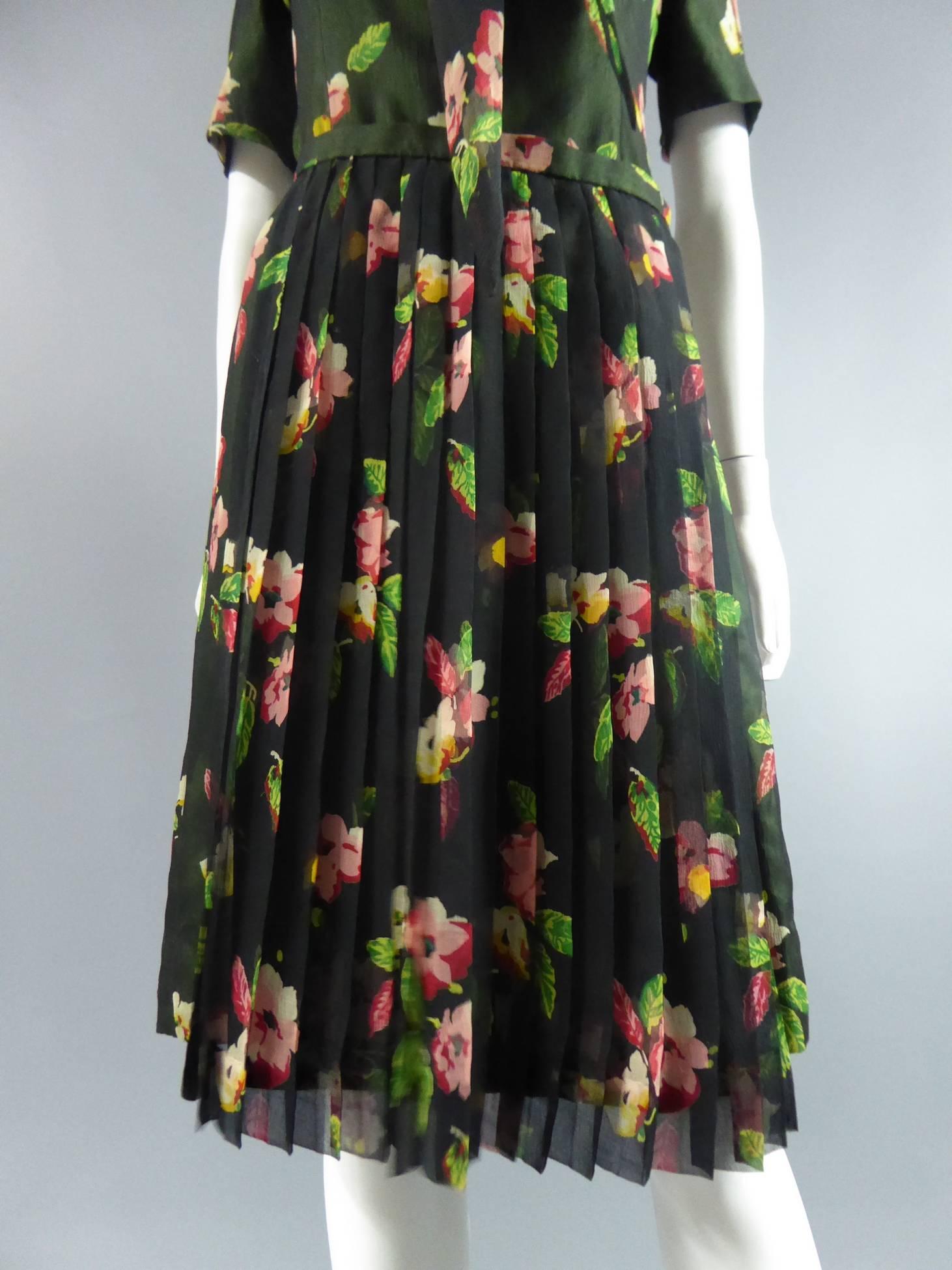 A French Flowered Printed Chiffon Dress With Removable Skirt, circa 1950-1960 For Sale 4