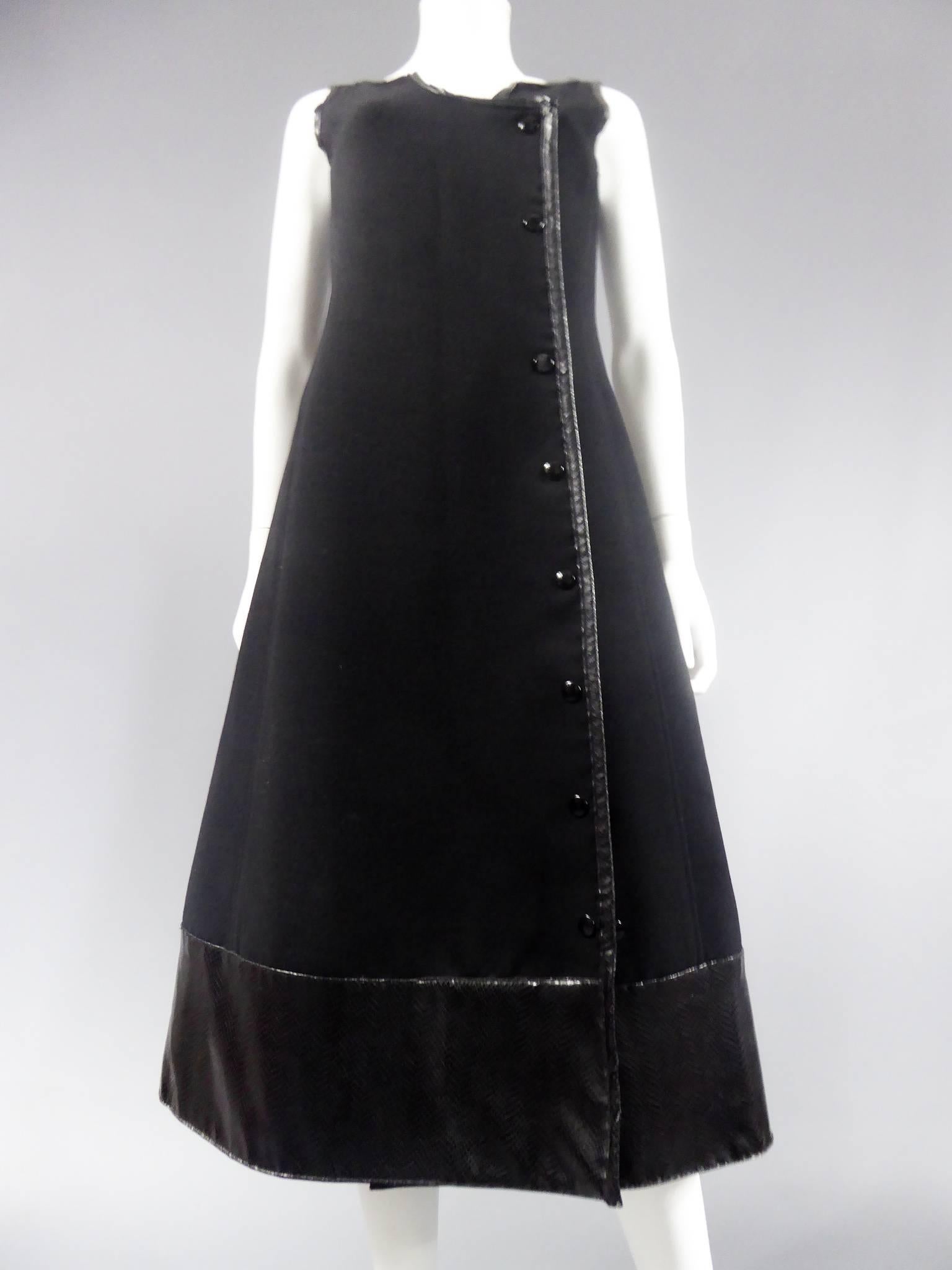 Französisches Couture Chasuble-Kleid von Andr Courrges mit der Nummer 55540, um 1970 im Zustand „Gut“ im Angebot in Toulon, FR