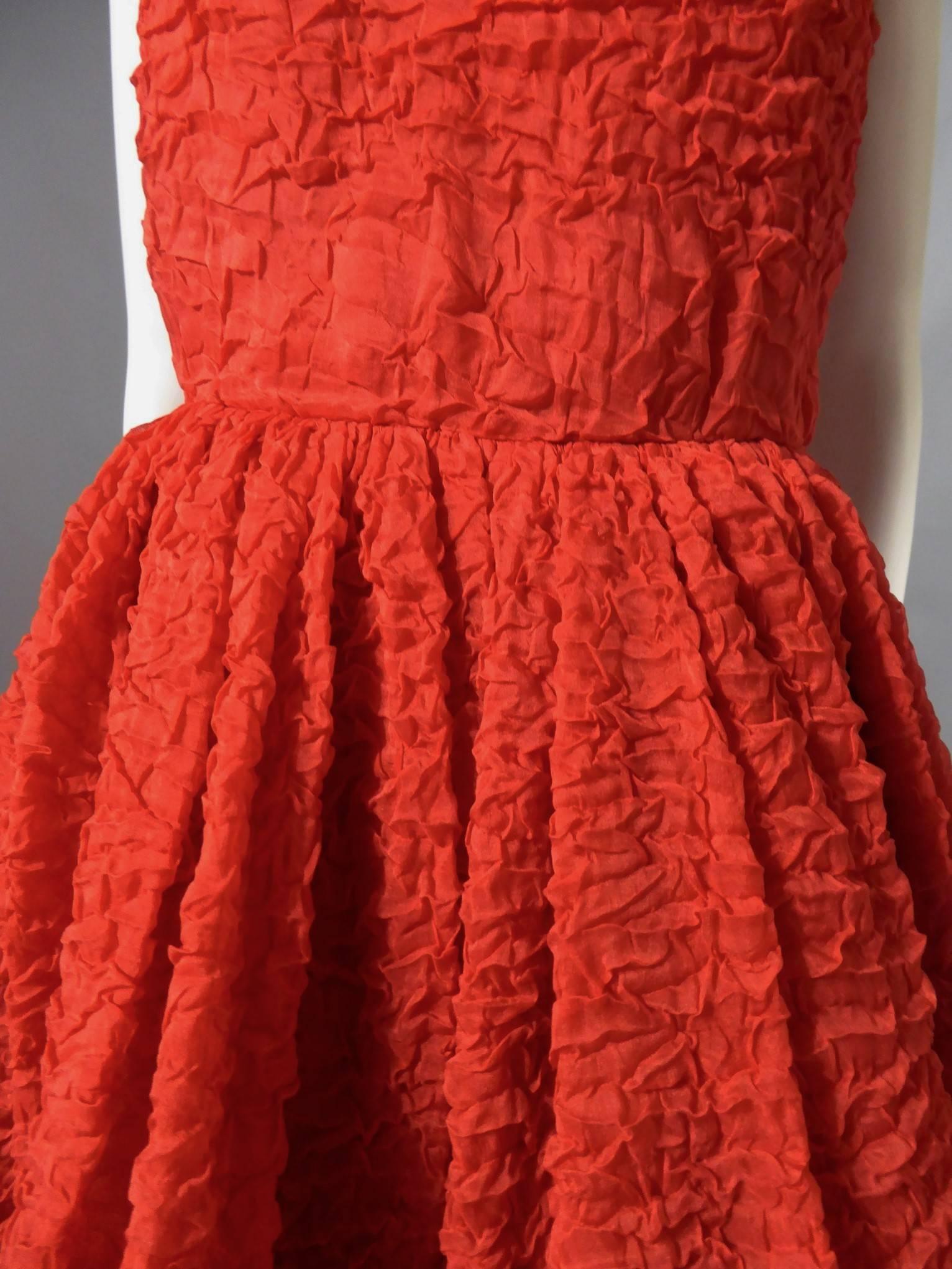 A Pierre Cardin Haute Couture Red Silk strapless Cocktail Dress, Circa 1980 In Good Condition In Toulon, FR