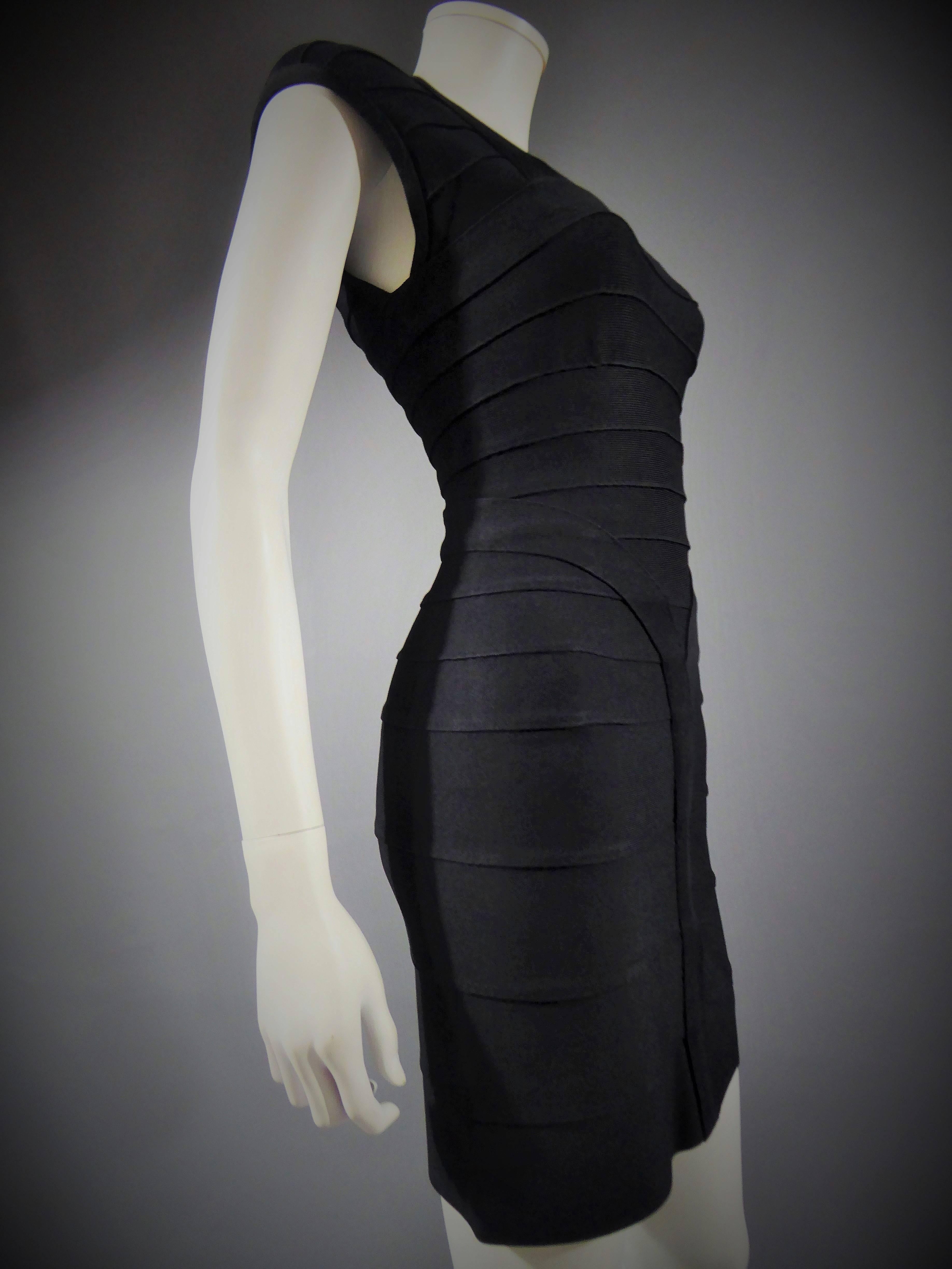 A French Hervé Léger Couture stretch Little black Dress Circa 1995 In Good Condition For Sale In Toulon, FR