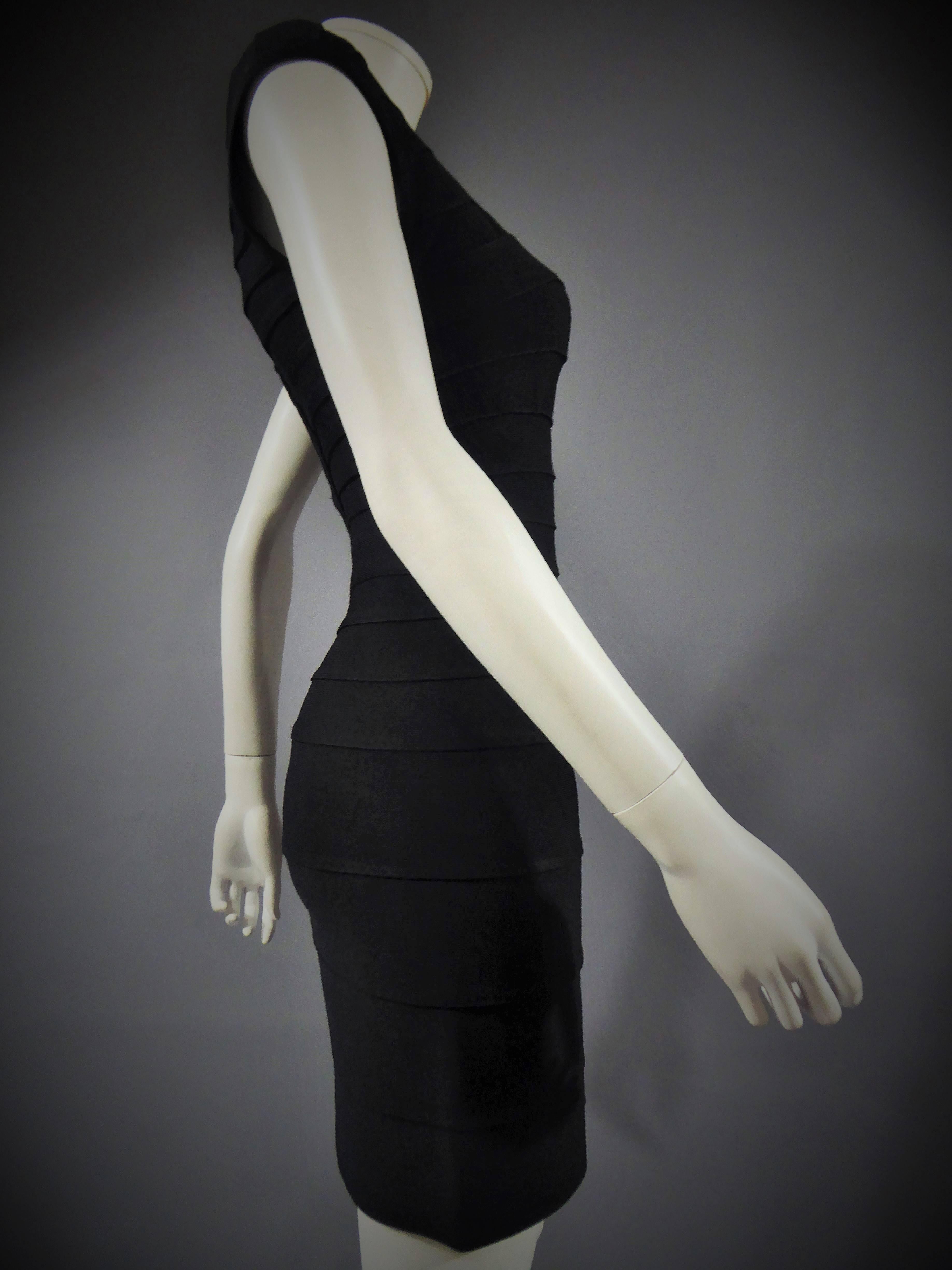 A French Hervé Léger Couture stretch Little black Dress Circa 1995 In Good Condition For Sale In Toulon, FR