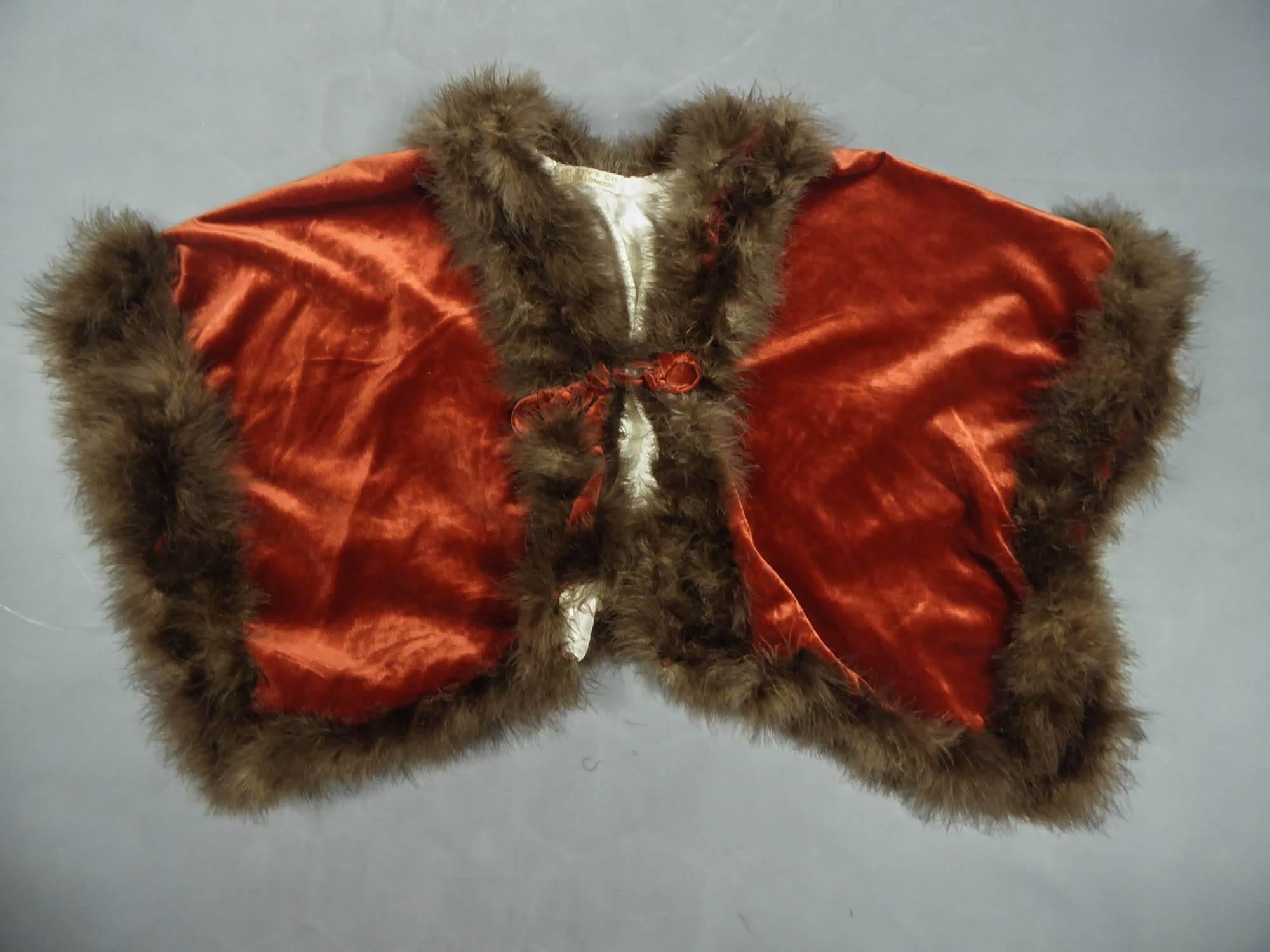 Black Capeline or visit in velvet and swan feather - Liberty and Co - Circa 1920