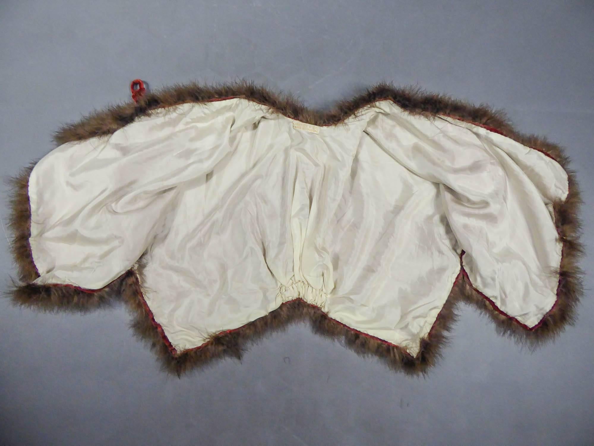 Women's Capeline or visit in velvet and swan feather - Liberty and Co - Circa 1920