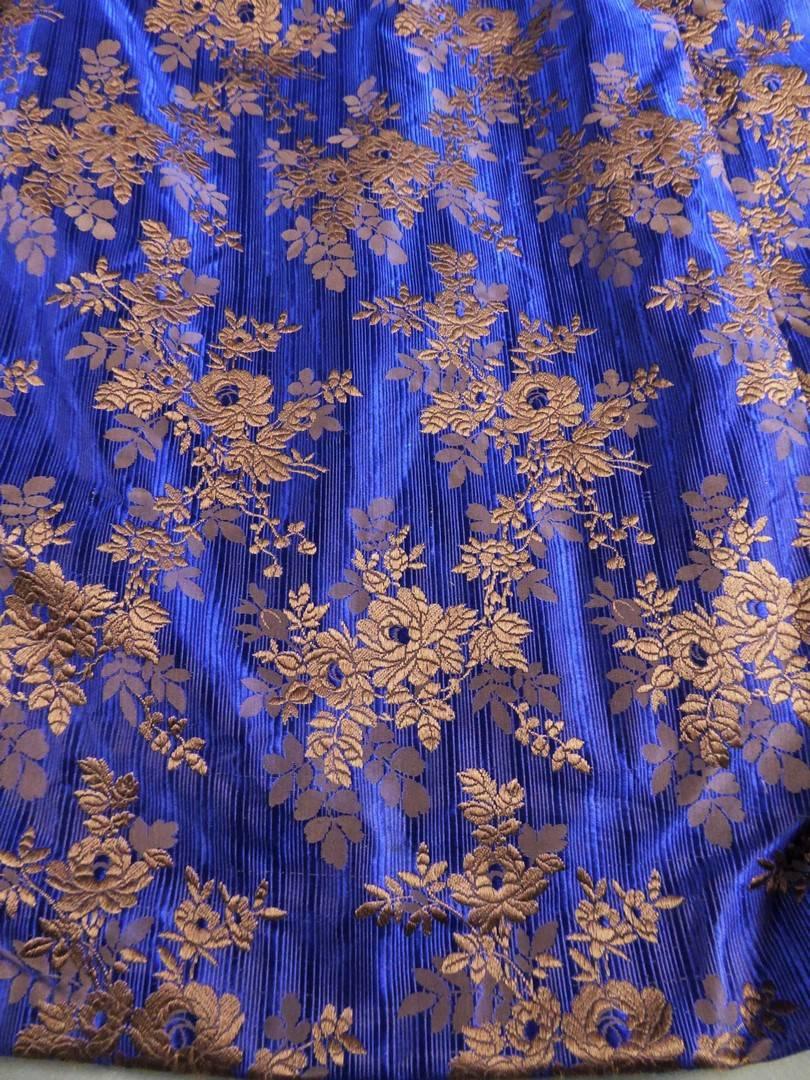 Women's Deep blue brocaded silk crinoline ball-gown – Circa 1850