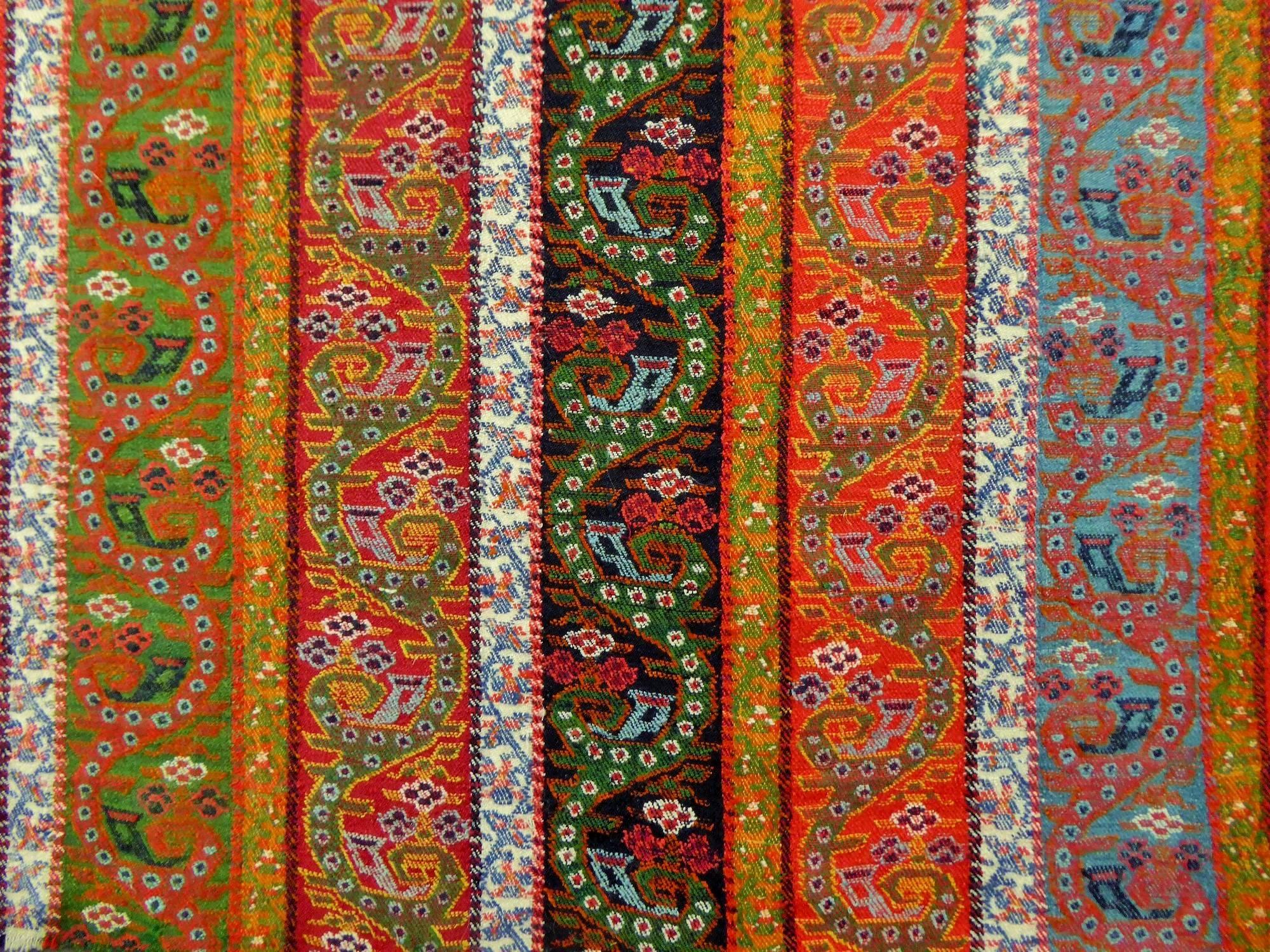 Twill weave striped kashmir shawl  - India or Persia 19th century 1