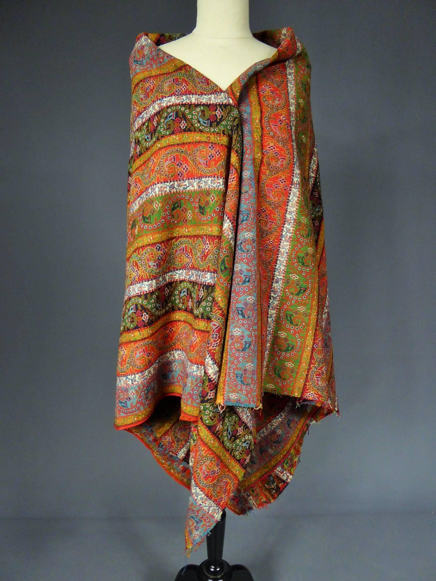 Twill weave striped kashmir shawl  - India or Persia 19th century 5